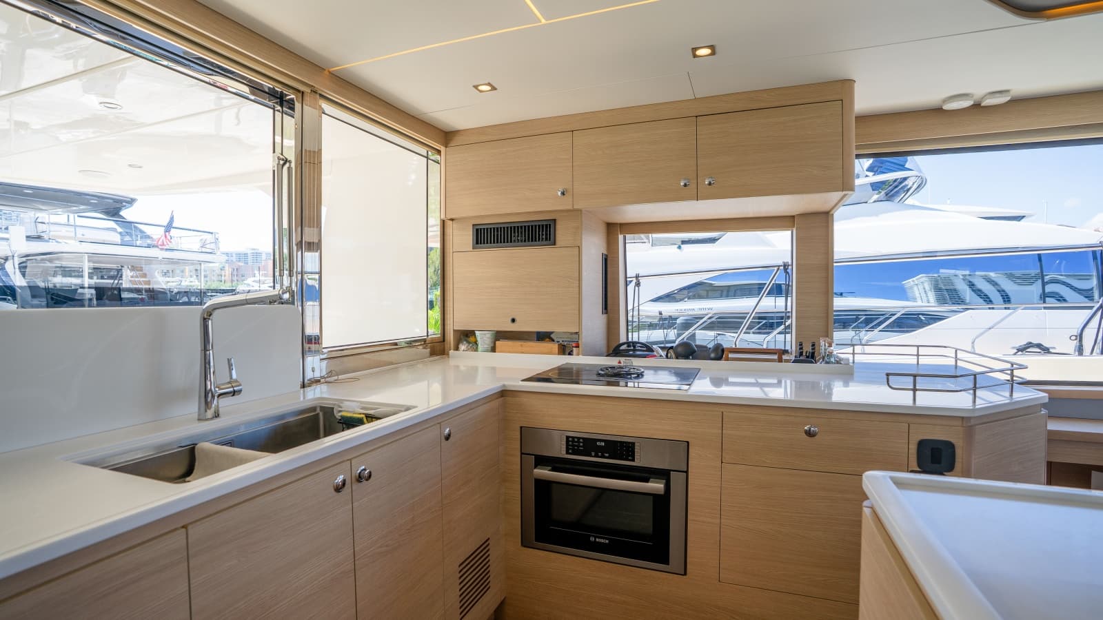 2025 Aquila 54 Yacht