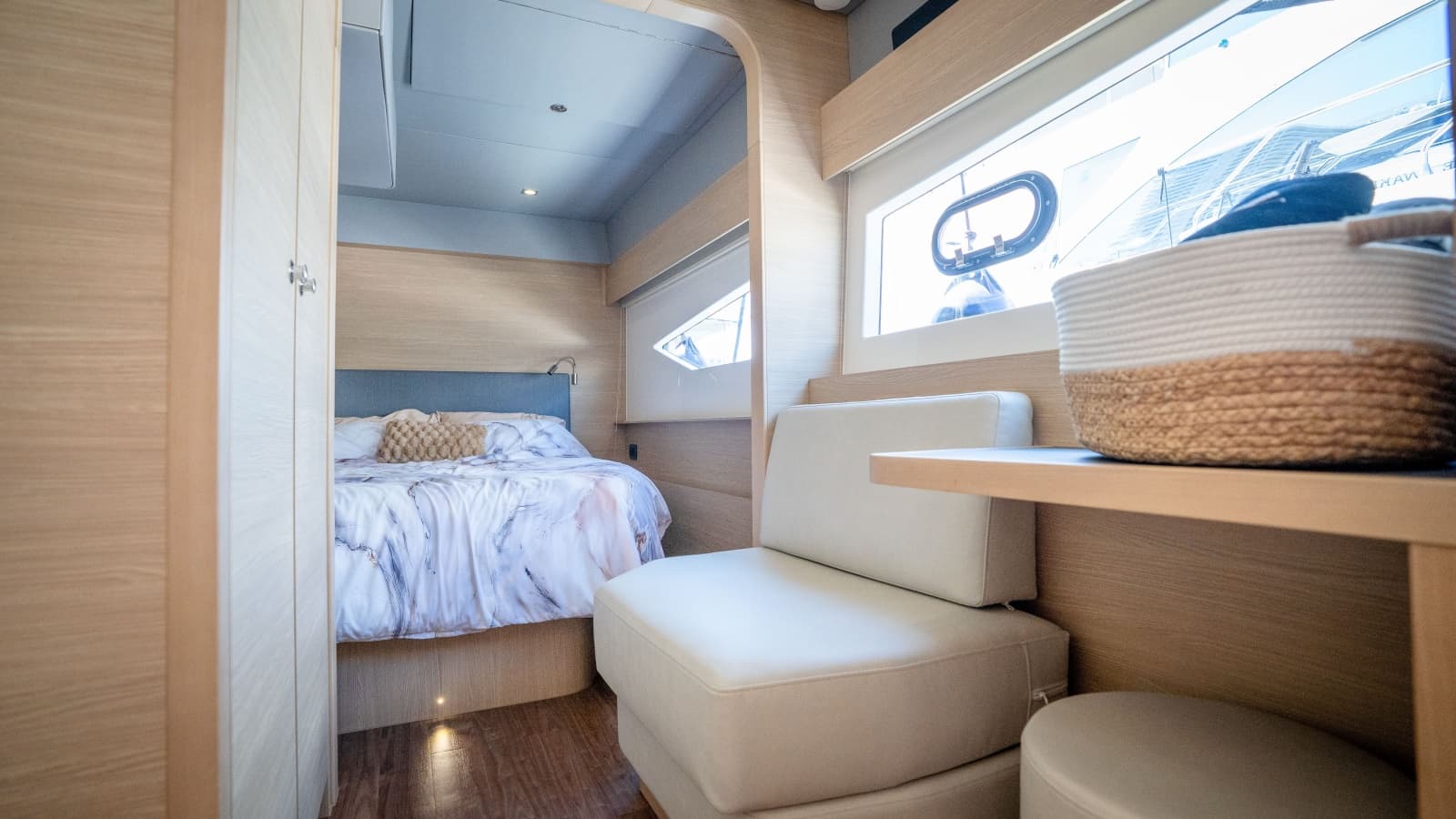 2025 Aquila 54 Yacht