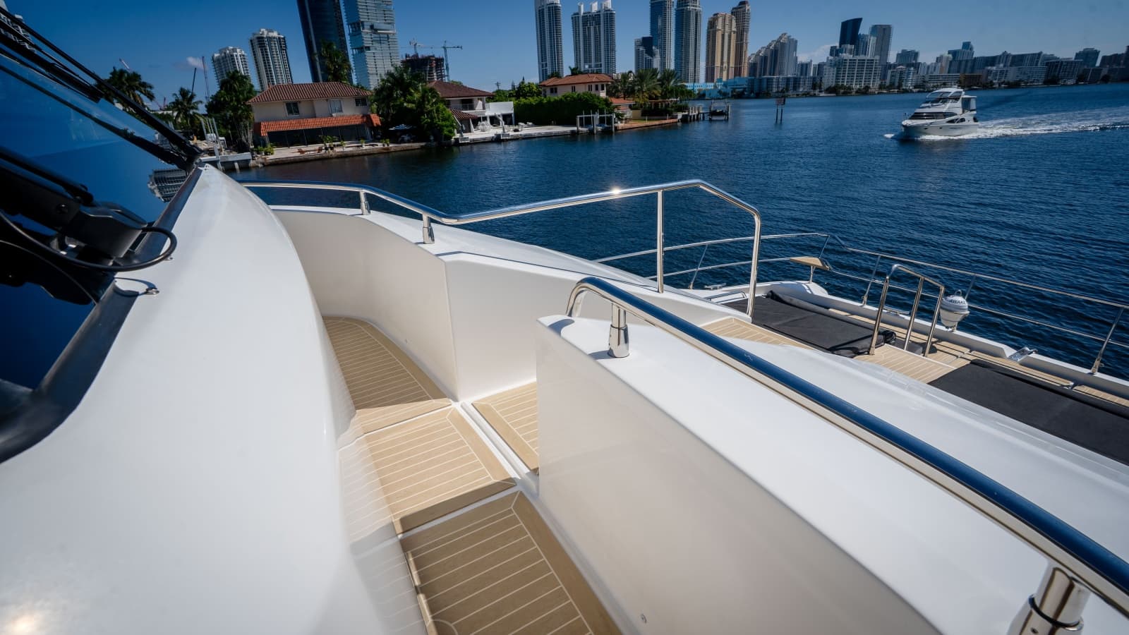 2025 Aquila 54 Yacht