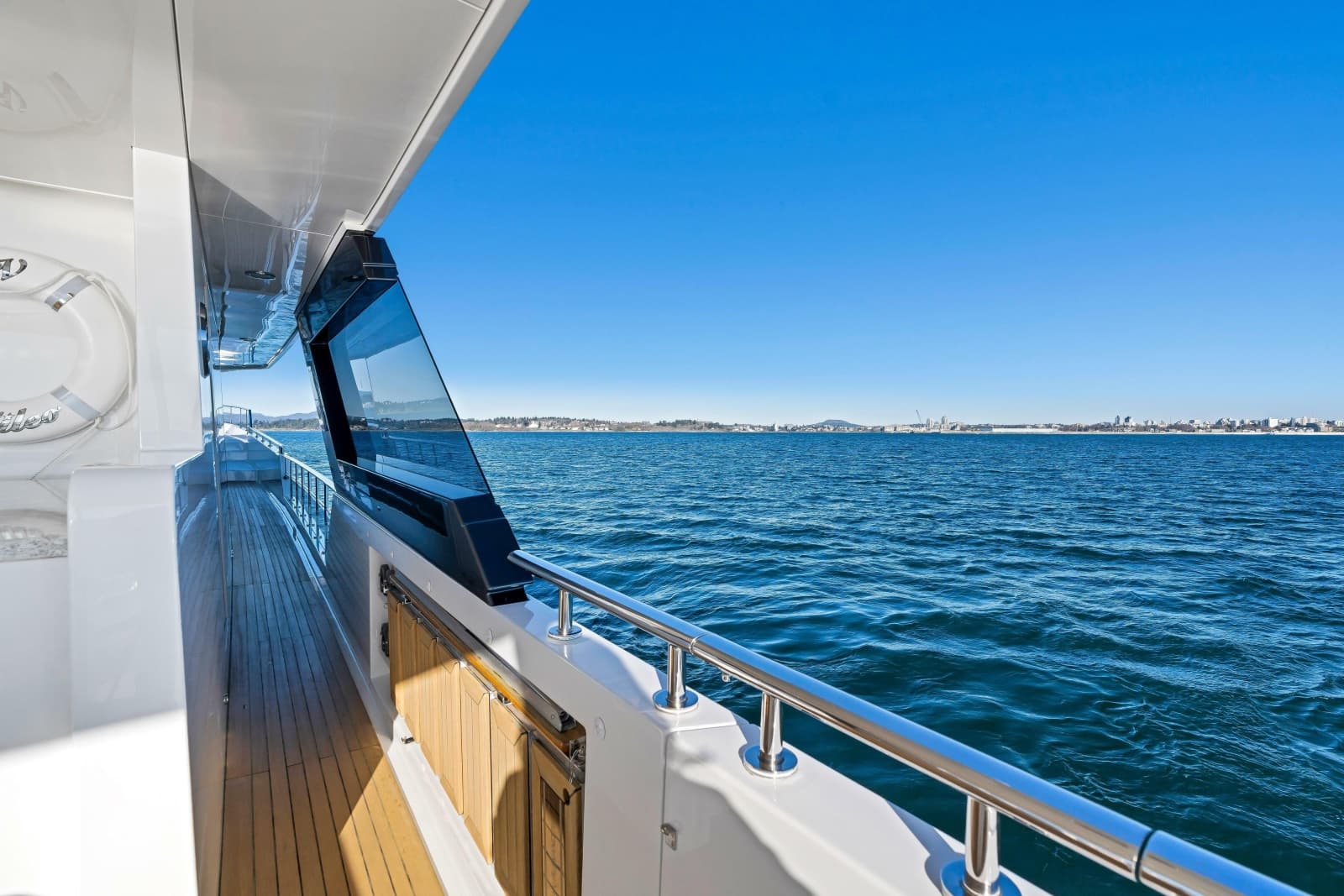 2021 Ocean Alexander 32L Motor Yacht