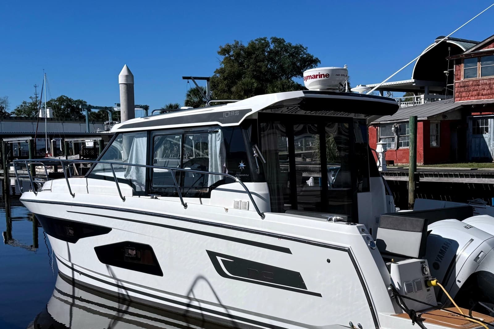 2021 Jeanneau NC Weekender 1095
