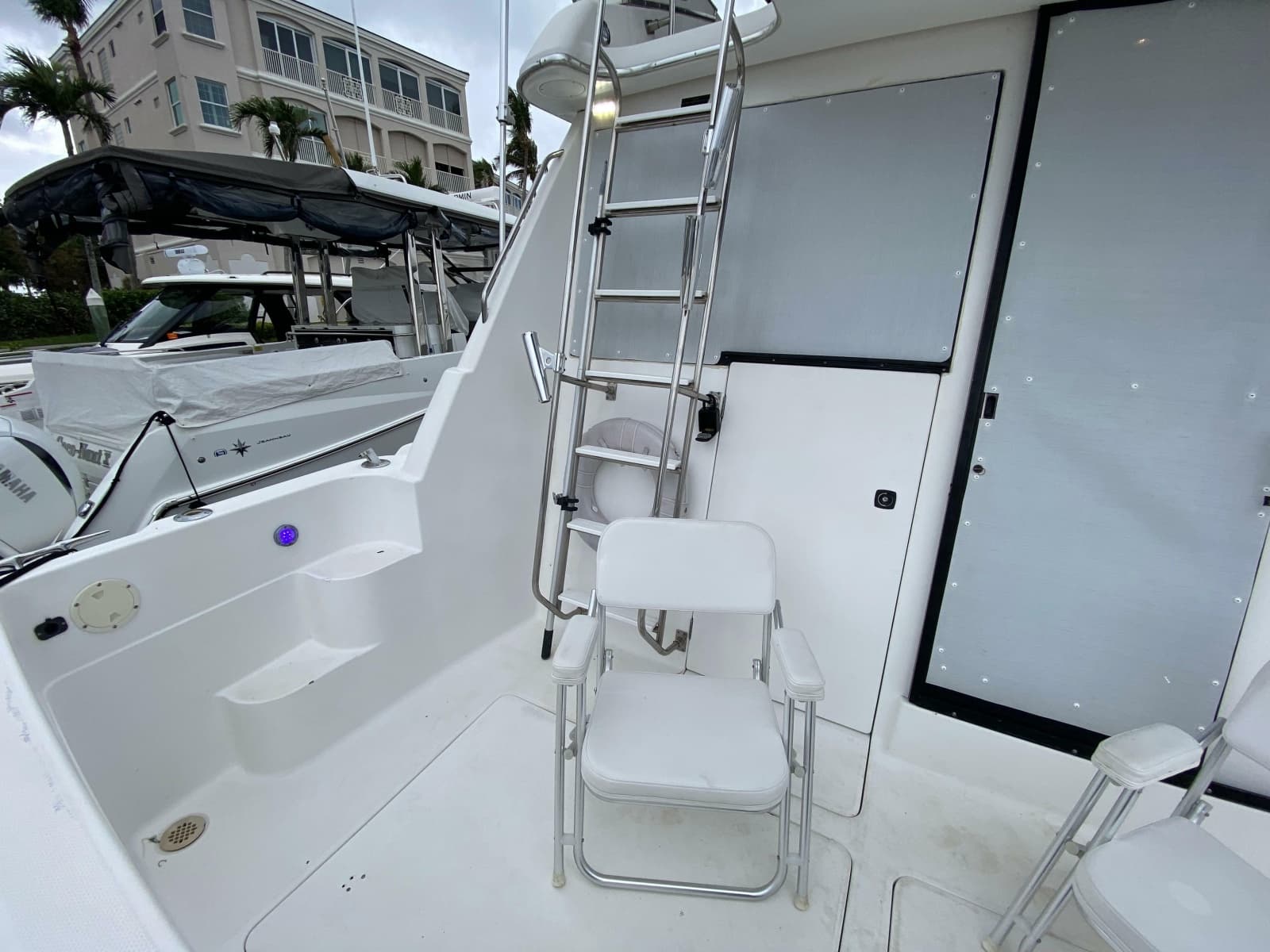 2001 Bayliner 3988 Motoryacht