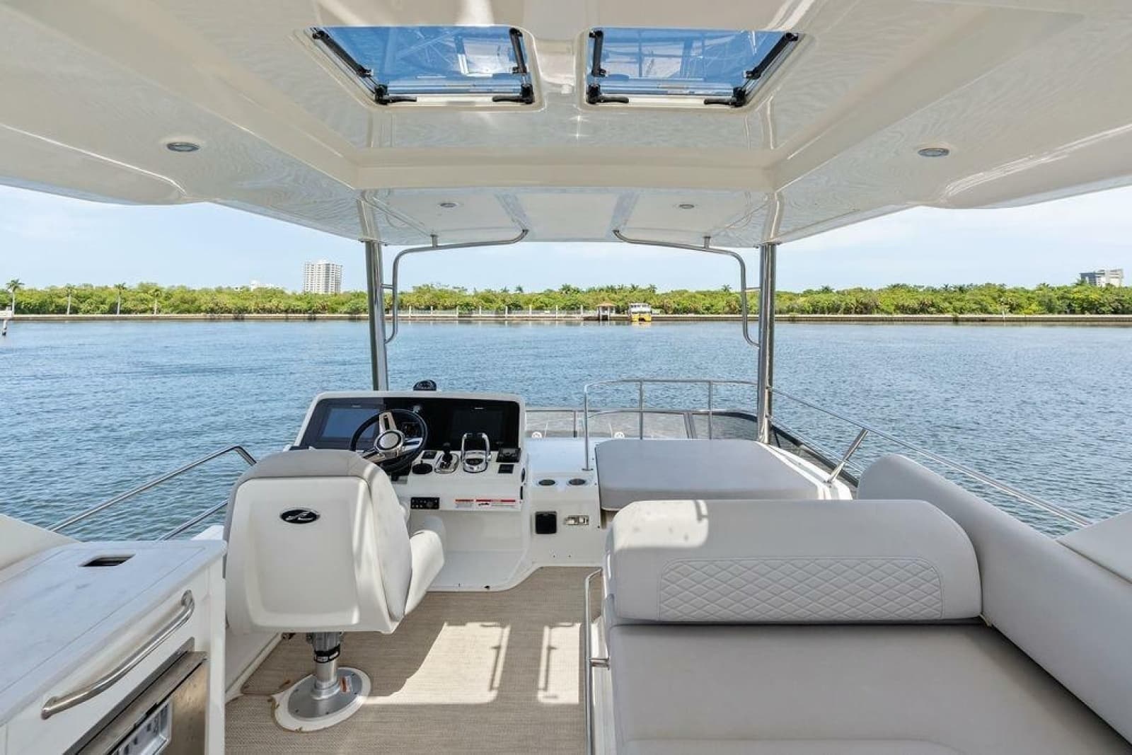 2018 Sea Ray Fly 460