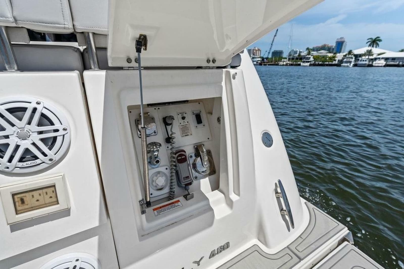 2018 Sea Ray Fly 460