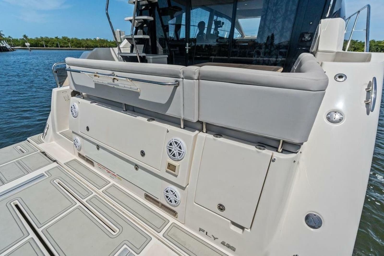 2018 Sea Ray Fly 460