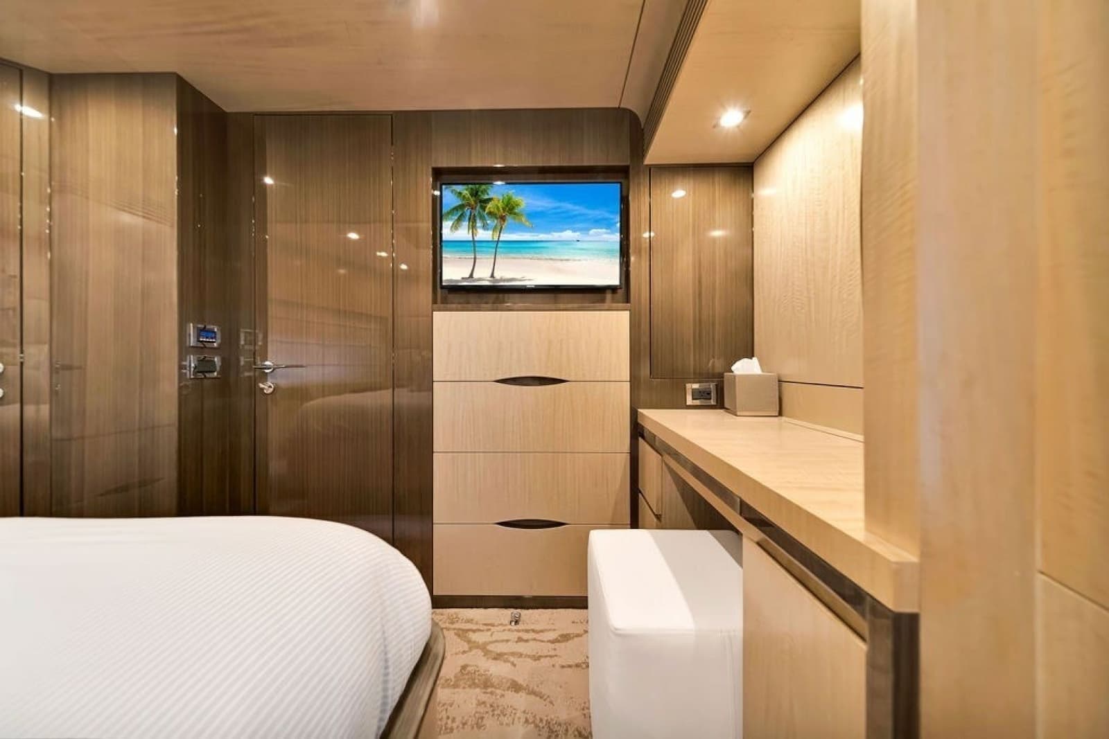 2017 Azimut 84