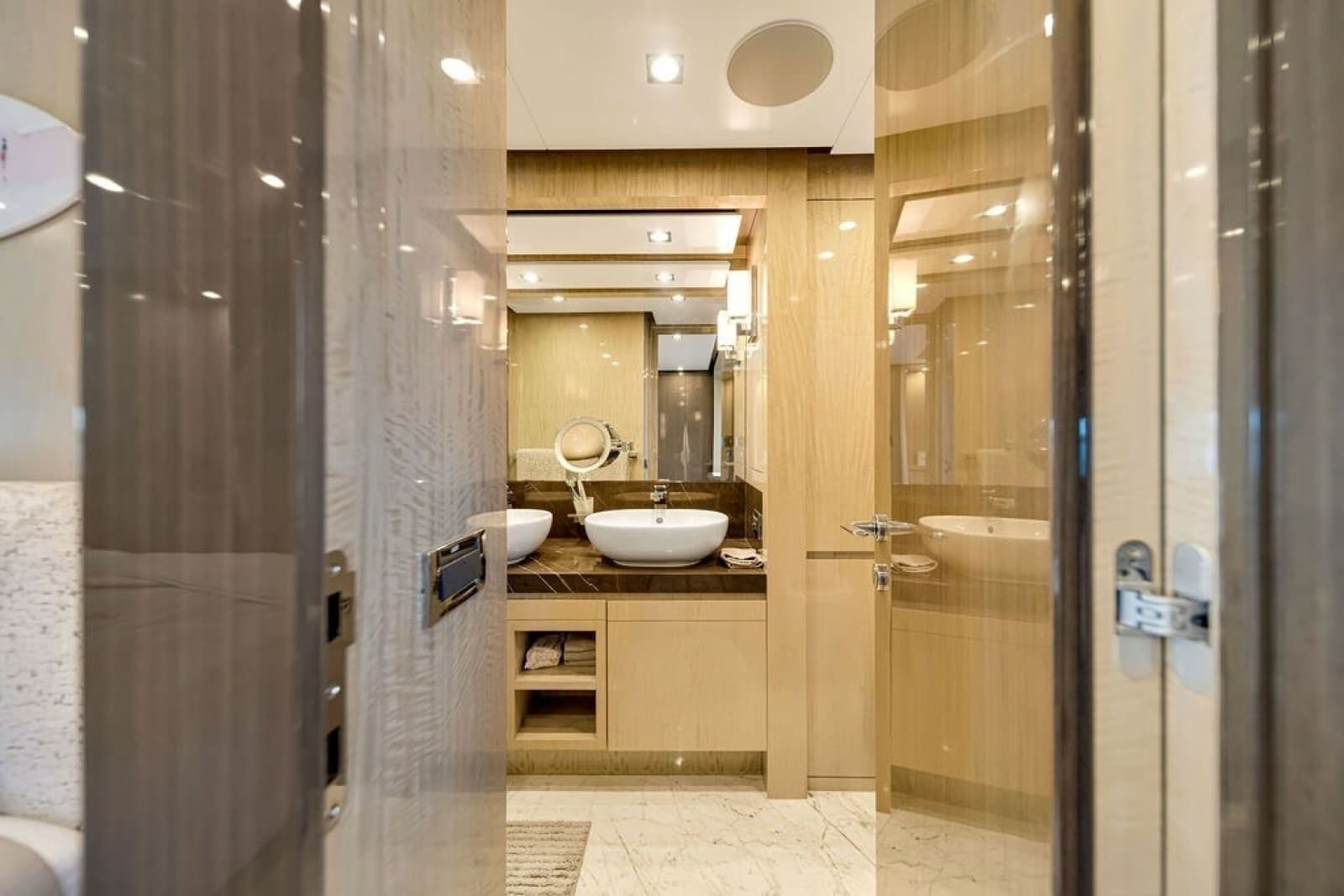 2017 Azimut 84