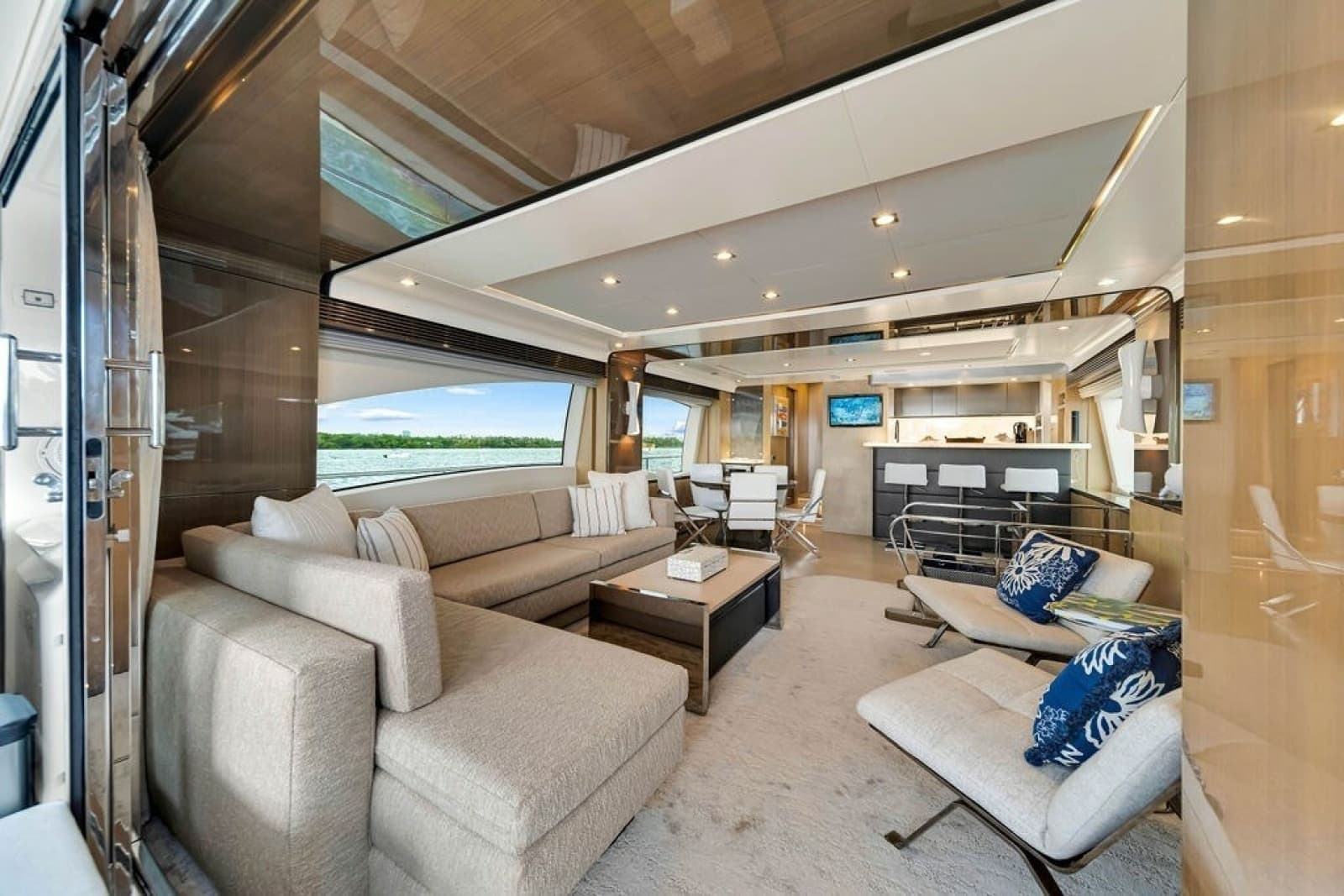 2017 Azimut 84