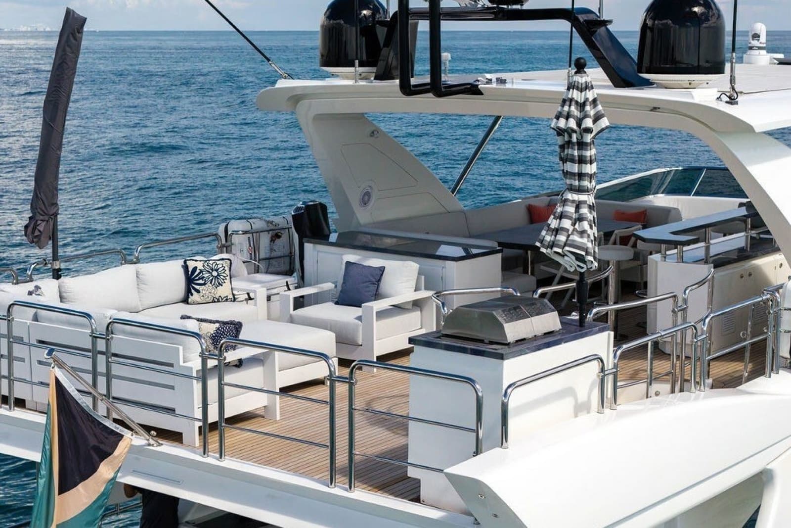 2017 Azimut 84