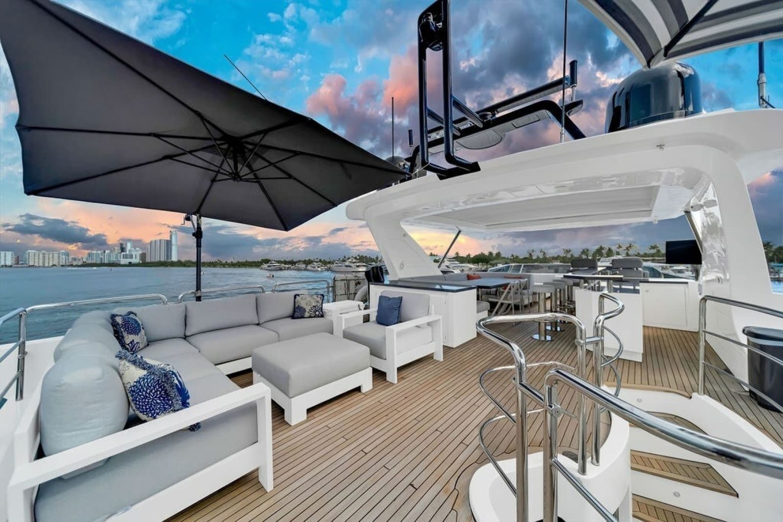 2017 Azimut 84