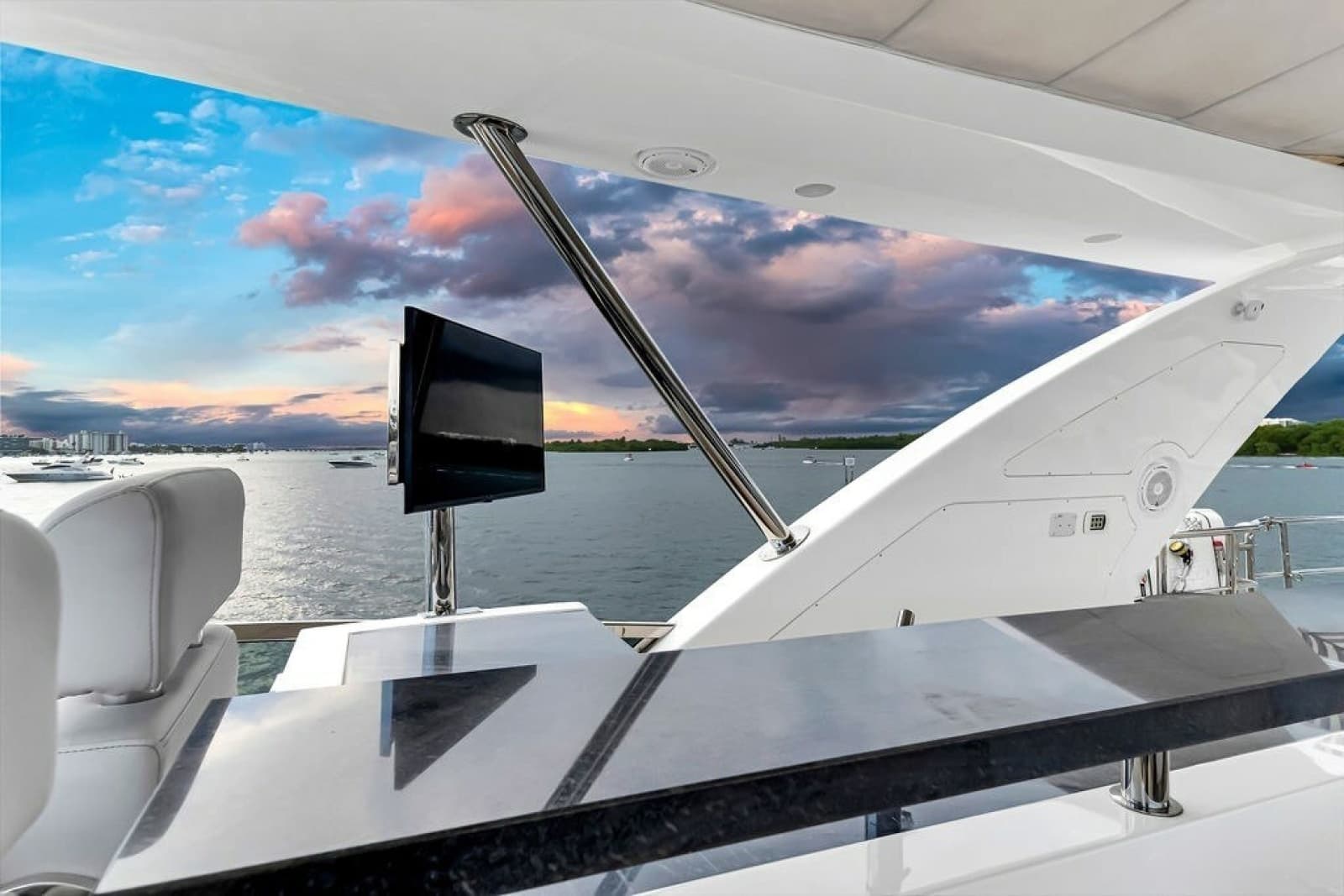 2017 Azimut 84