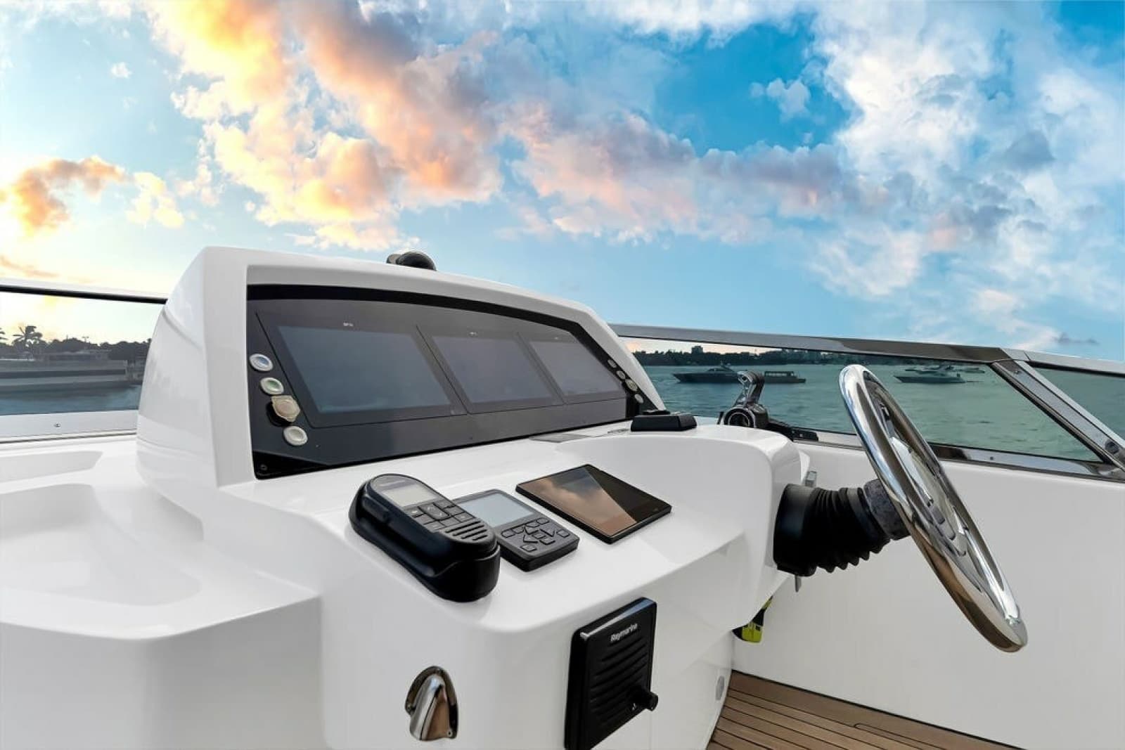 2017 Azimut 84