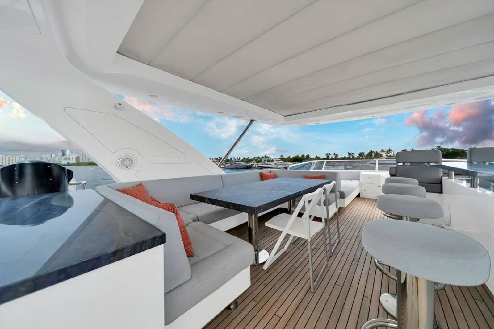 2017 Azimut 84