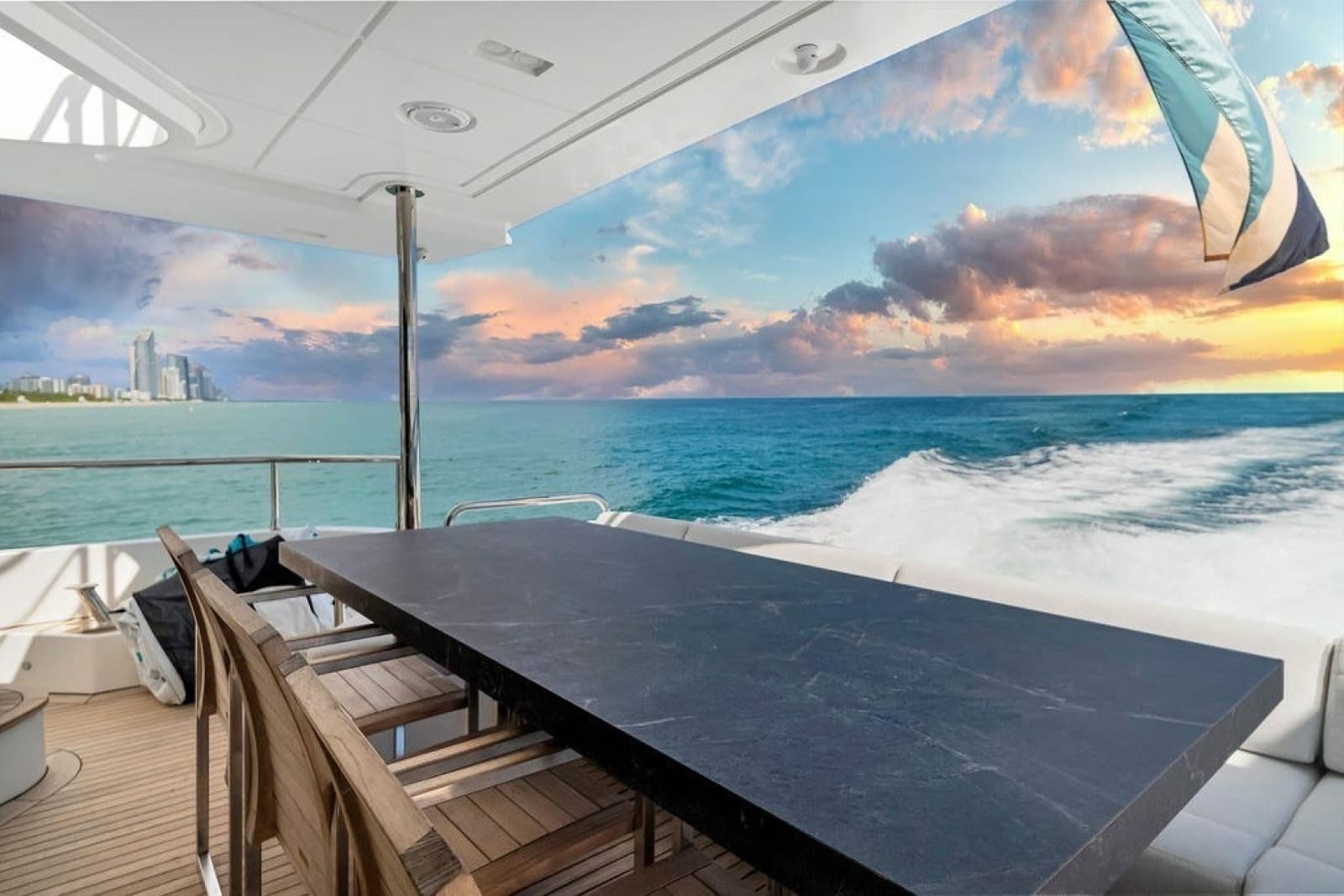 2017 Azimut 84