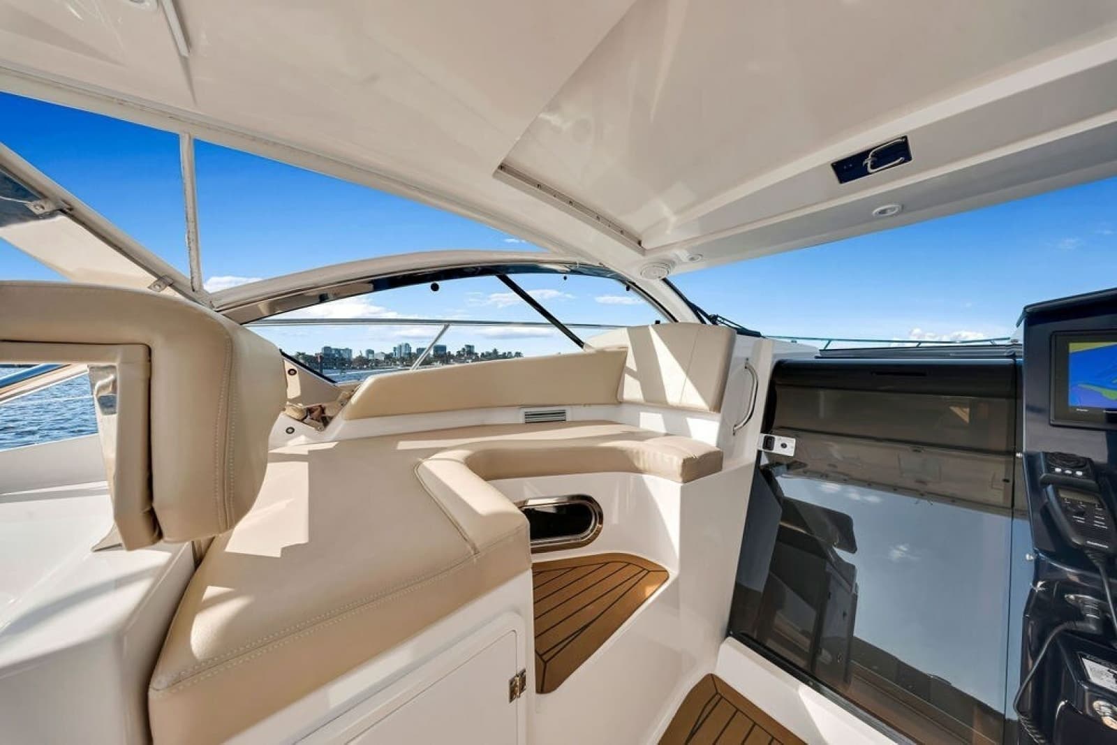 2017 Pursuit SC 365i Sport Coupe