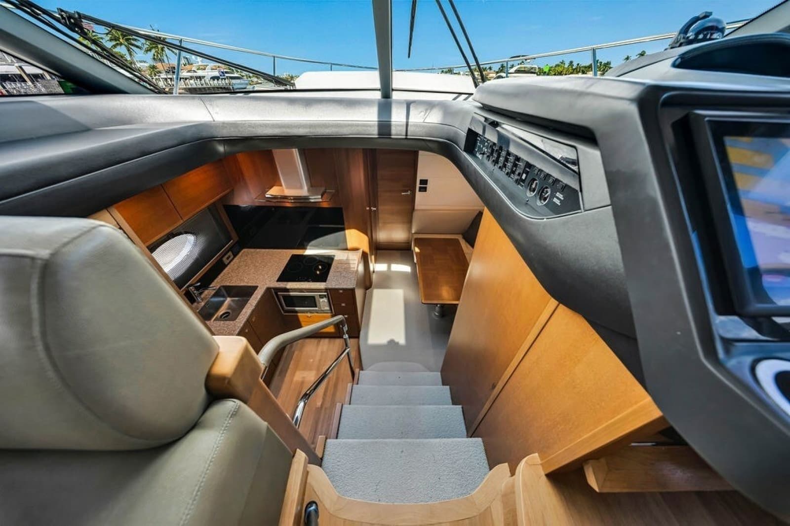 2015 Princess V48
