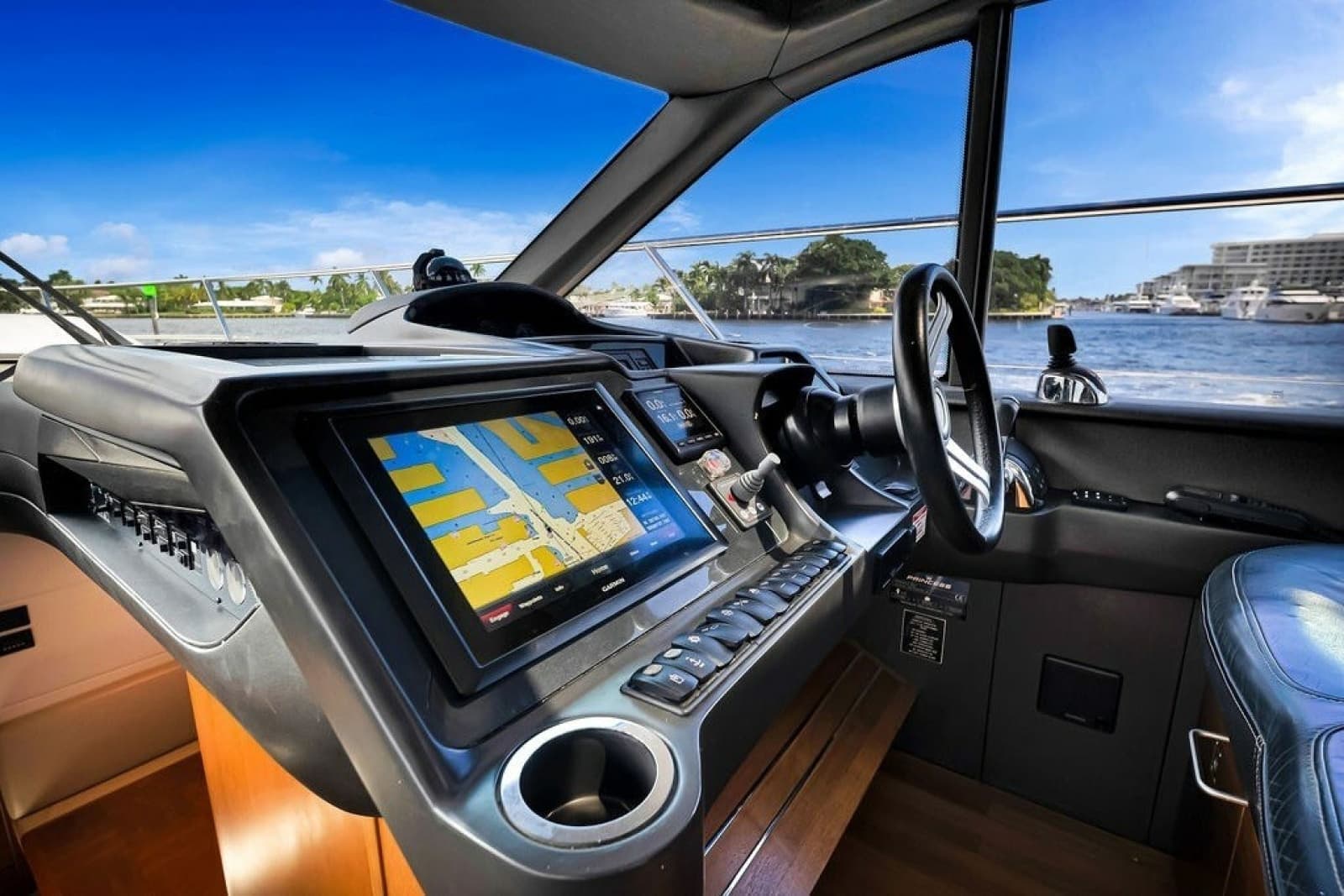 2015 Princess V48