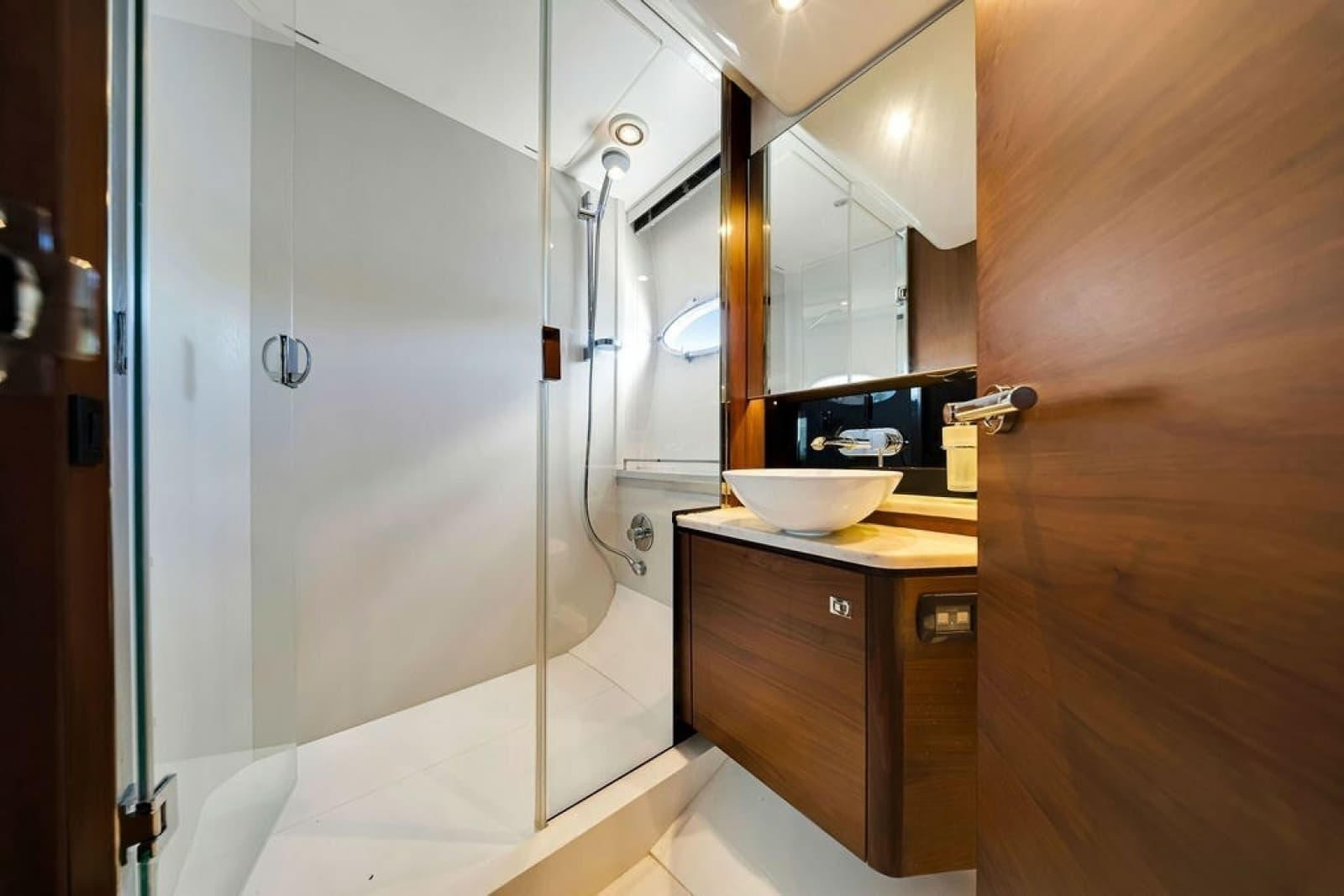 2015 Princess V48