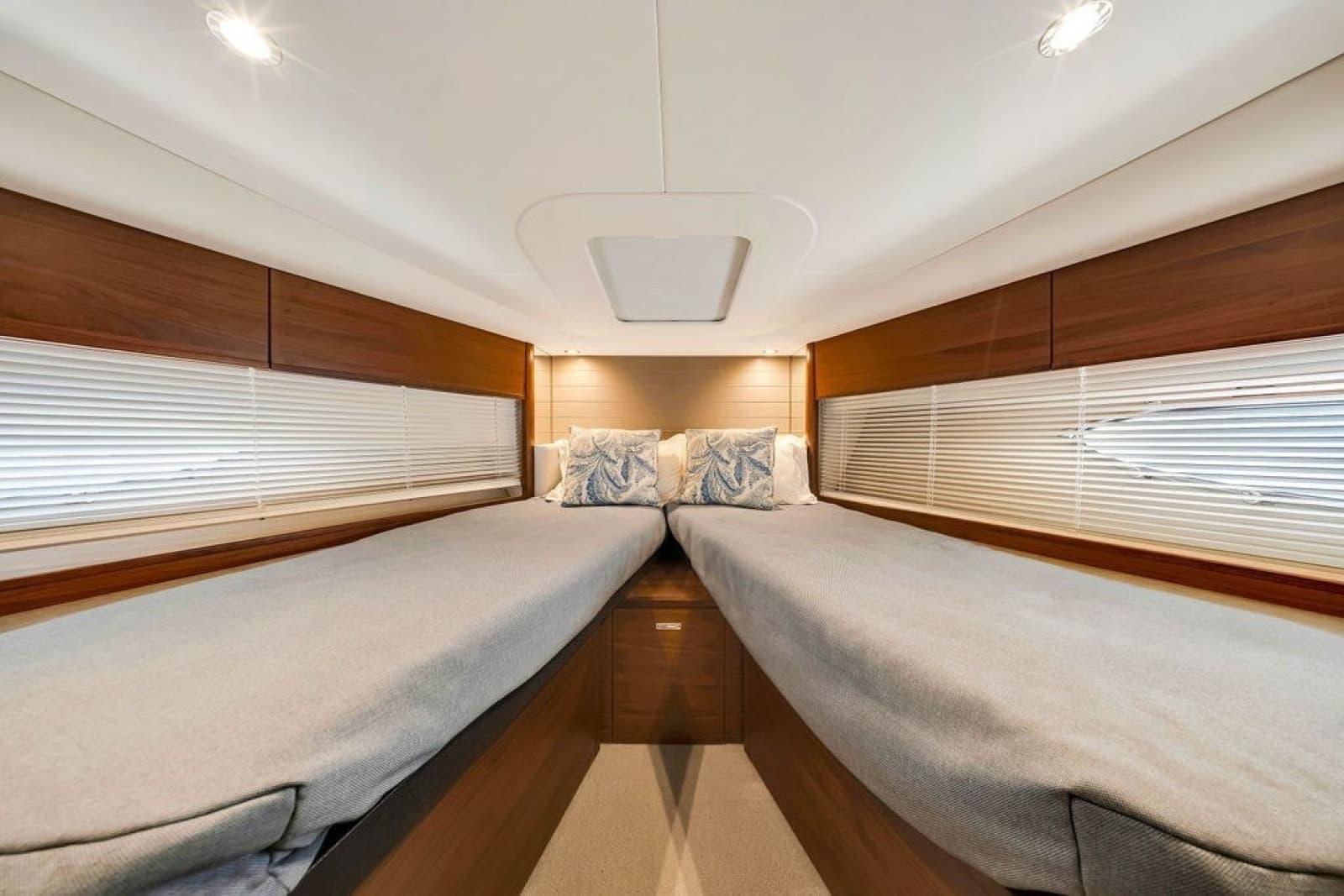 2015 Princess V48