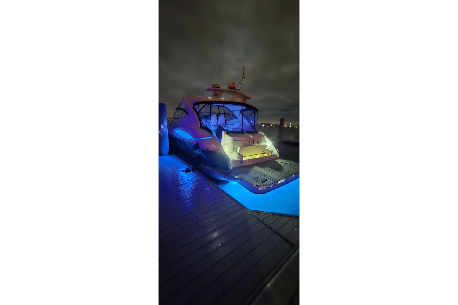2006 Cruisers Yachts 520 Express