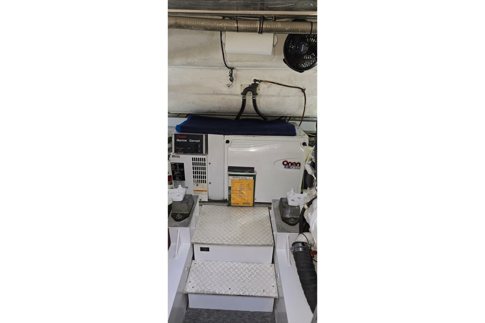 2006 Cruisers Yachts 520 Express