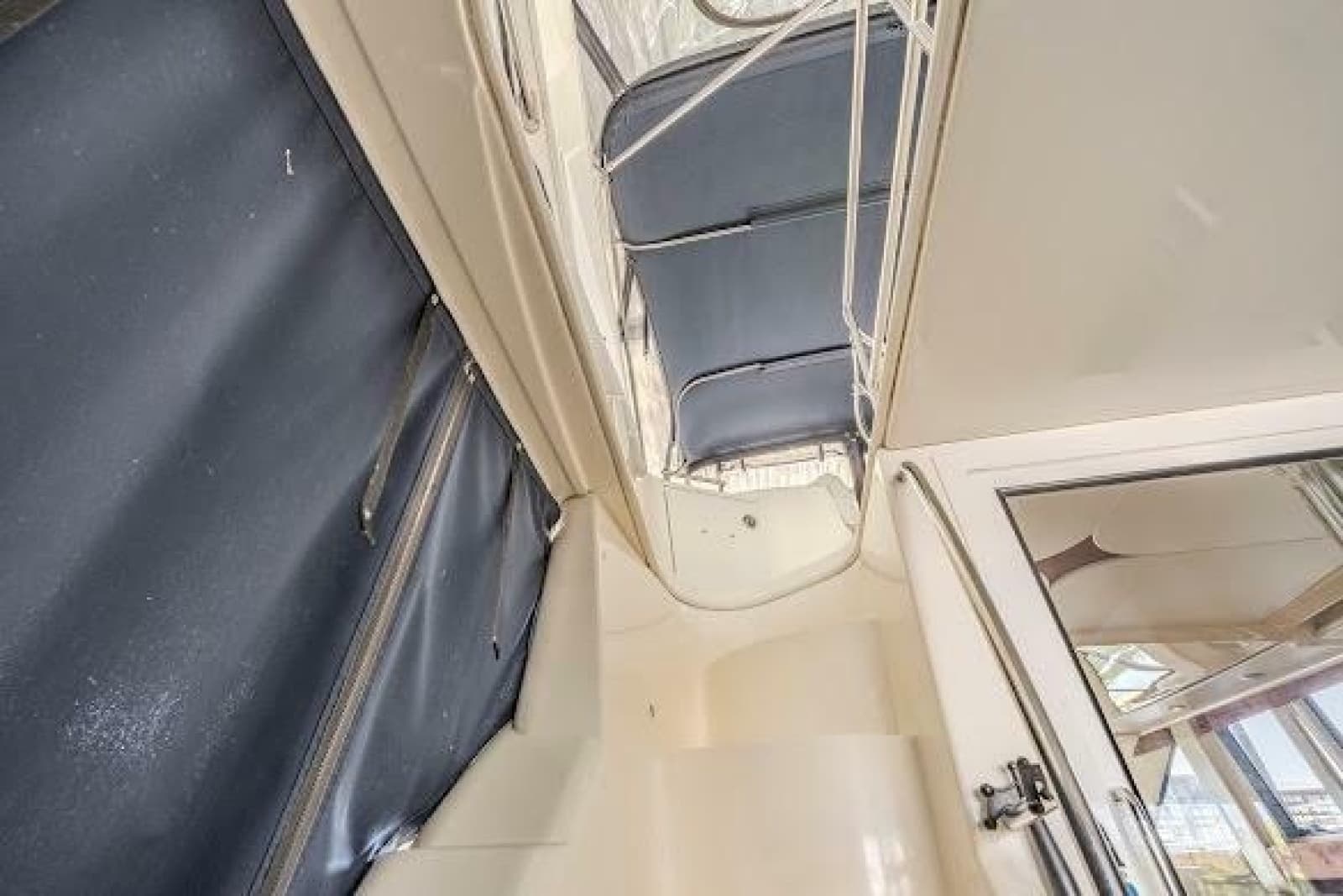 2006 Meridian 341 Sedan