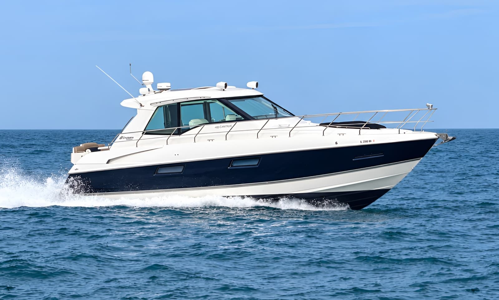 2011 Cruisers Yachts 48 Cantius