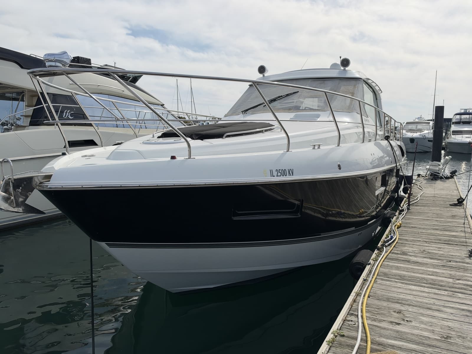 2011 Cruisers Yachts 48 Cantius
