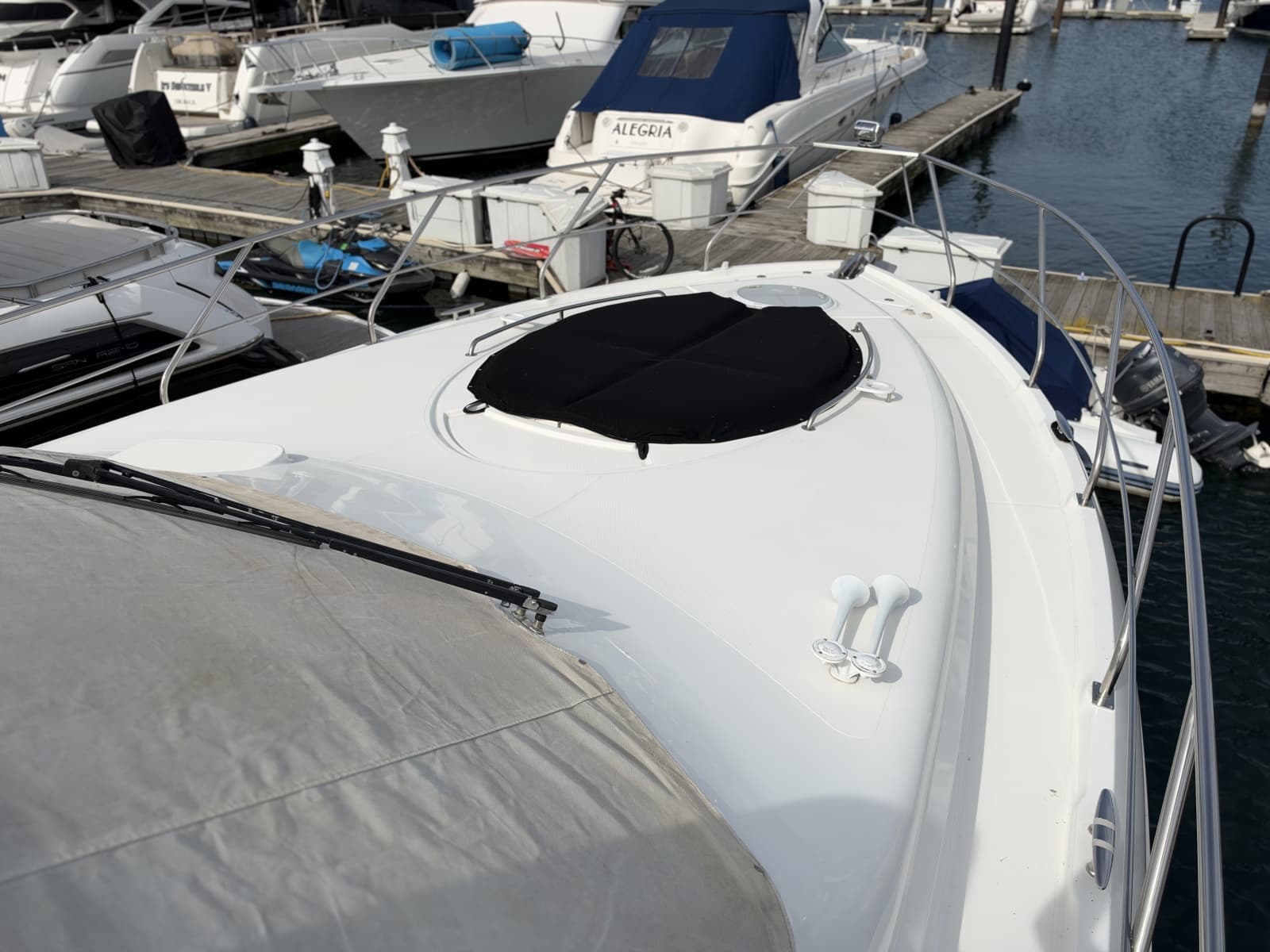 2011 Cruisers Yachts 48 Cantius