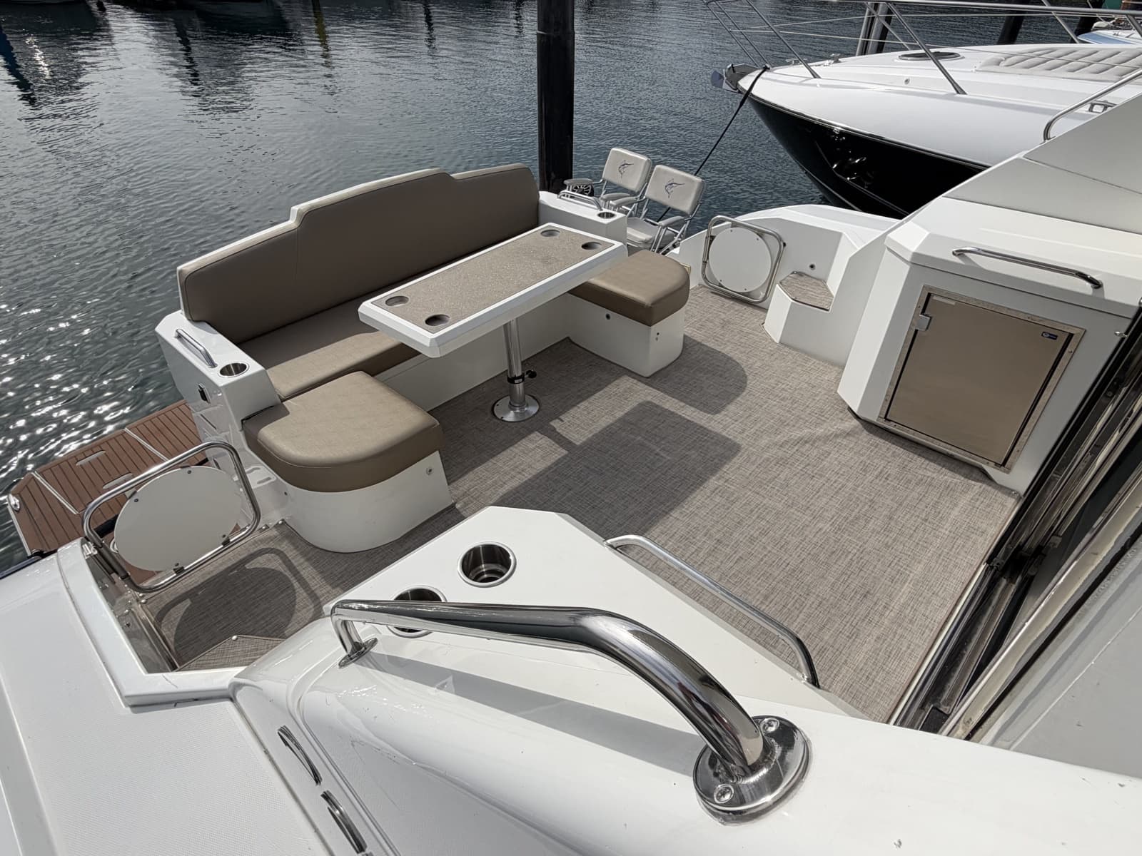 2011 Cruisers Yachts 48 Cantius