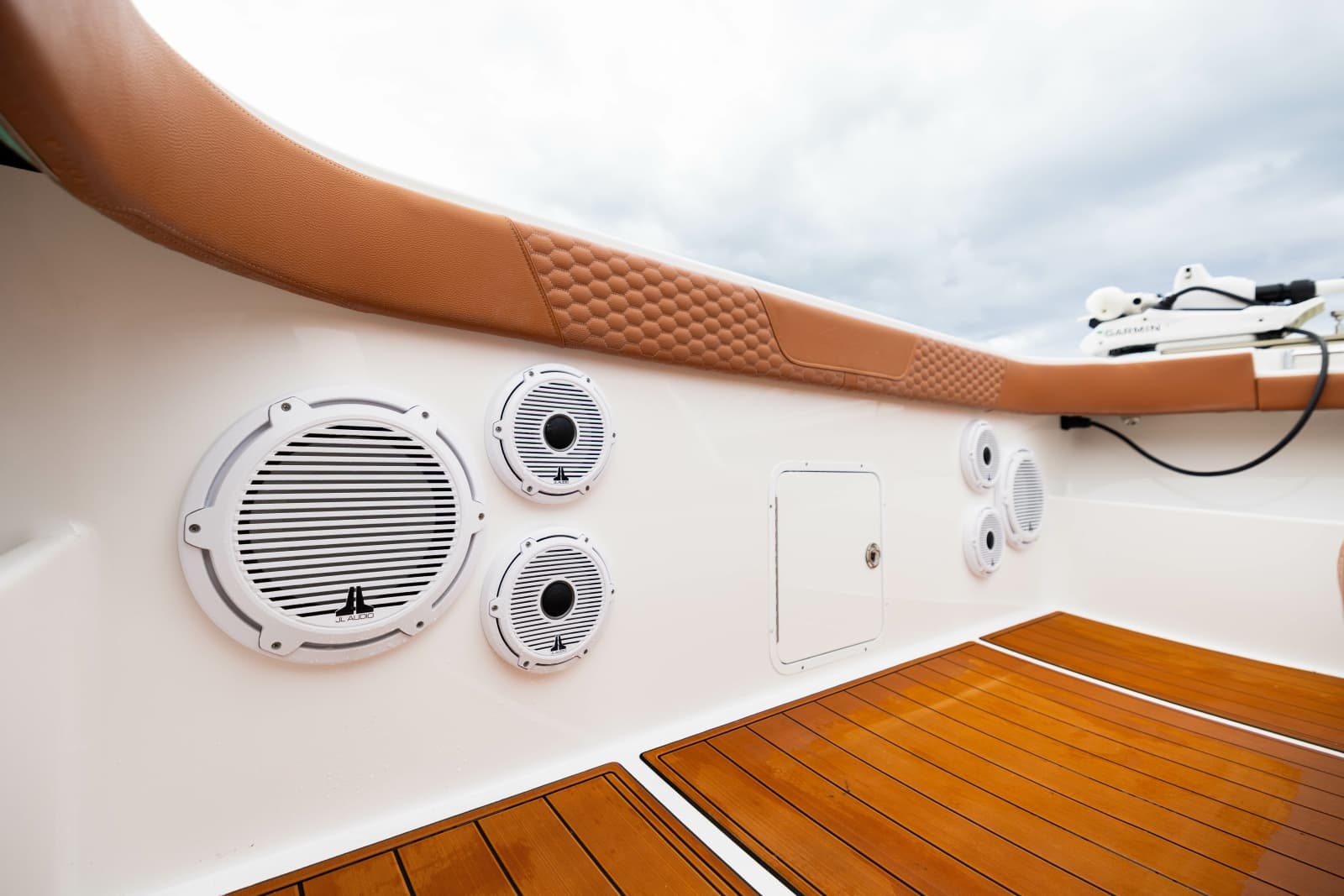 2024 Invincible Pilothouse