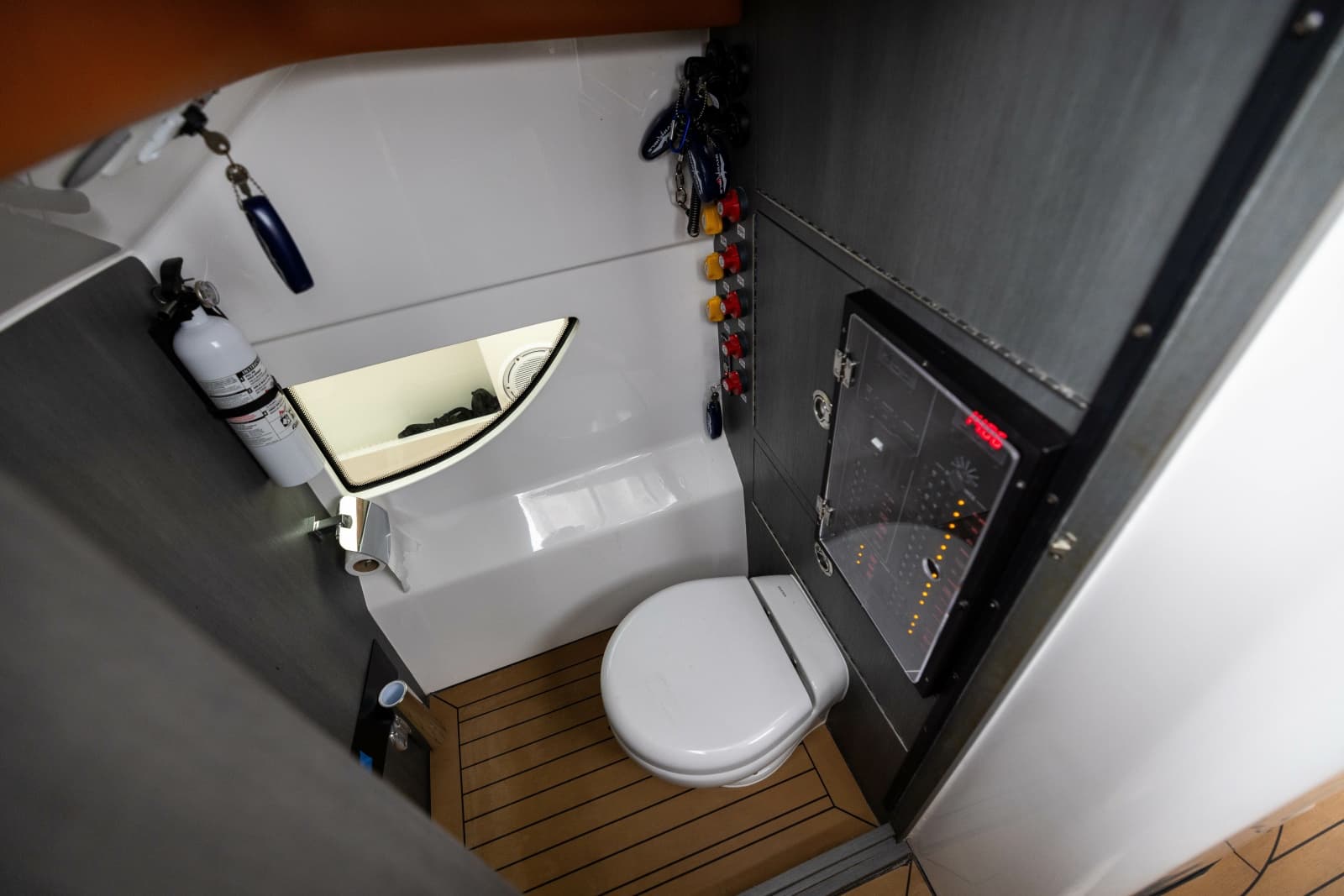 2024 Invincible Pilothouse