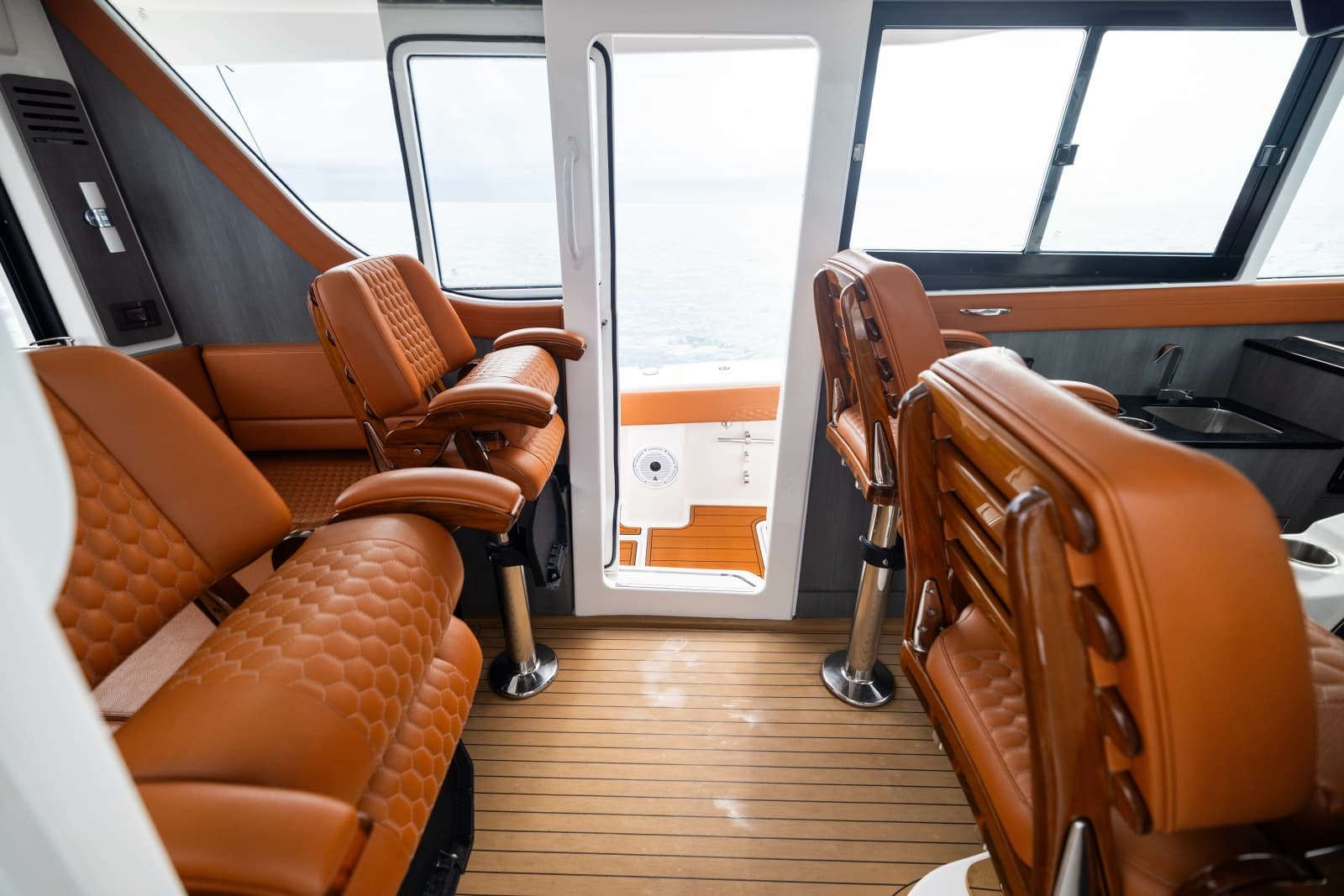 2024 Invincible Pilothouse