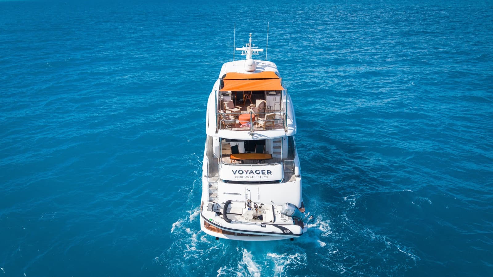 2006 Lazzara Yachts Skylounge
