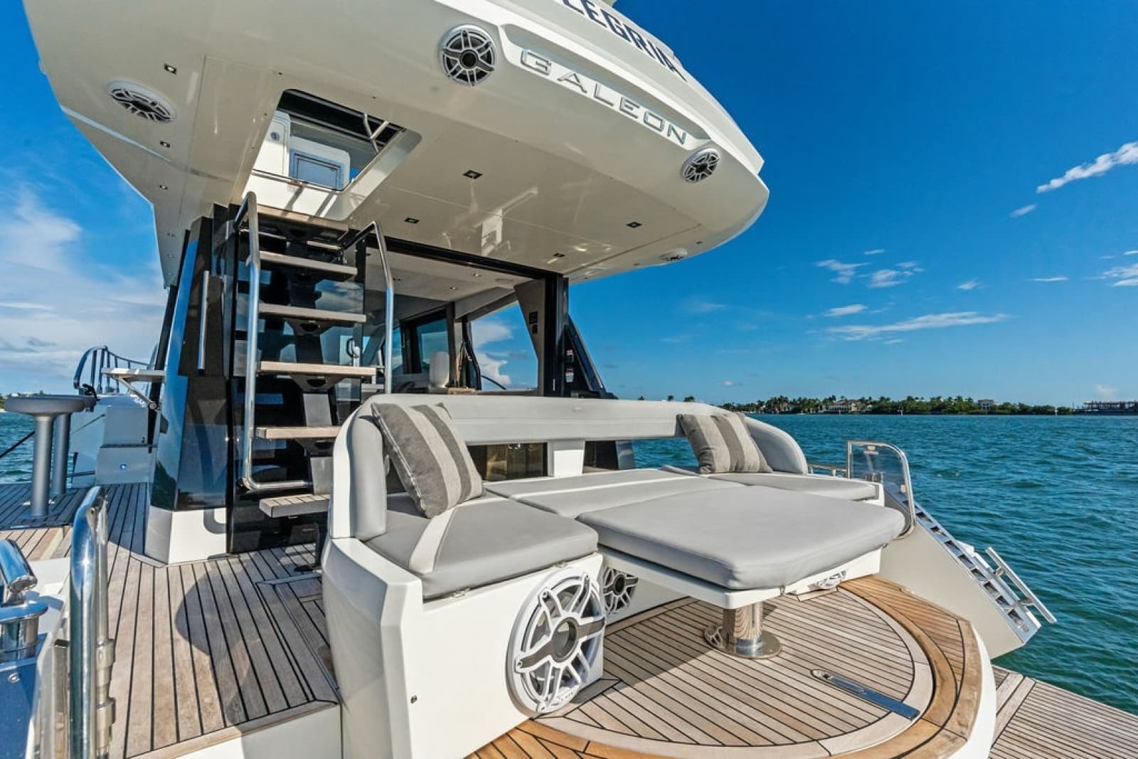2021 Galeon 