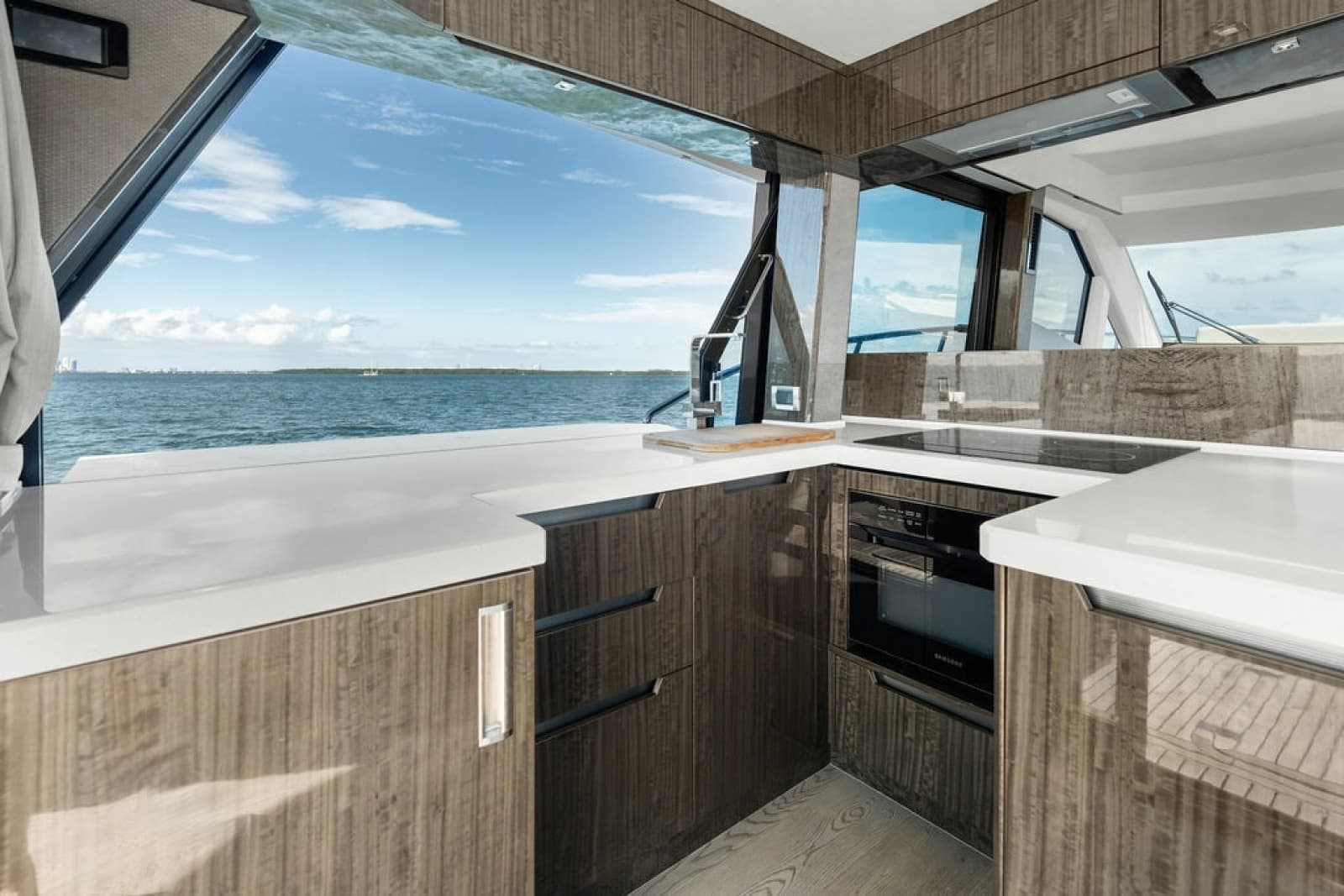 2021 Galeon 