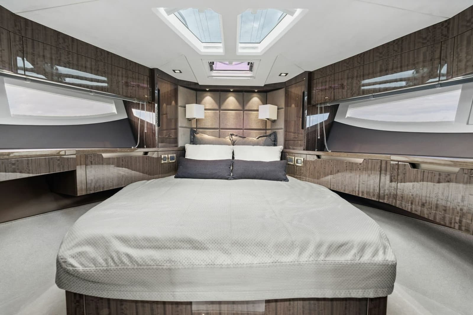 2021 Galeon 