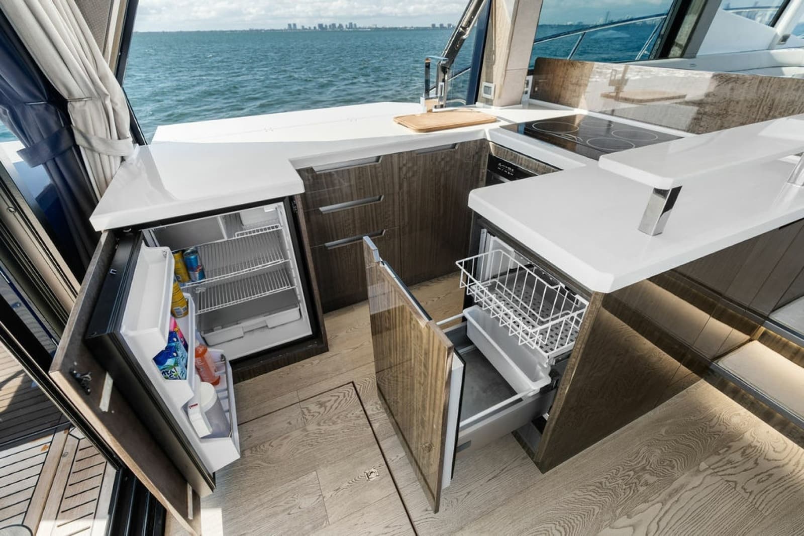 2021 Galeon 