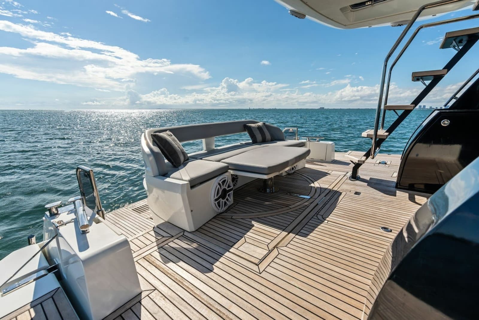 2021 Galeon 