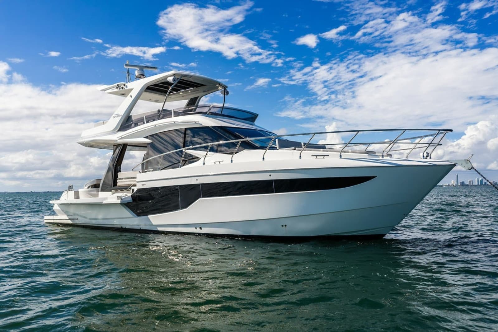 2021 Galeon 