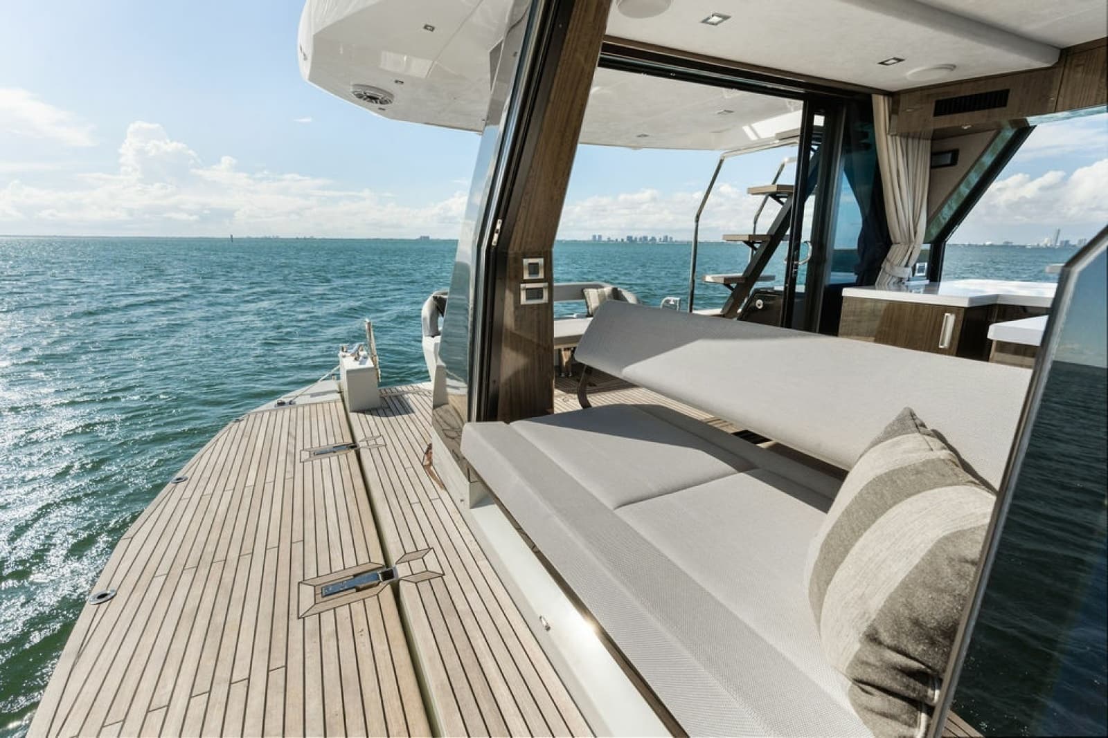 2021 Galeon 