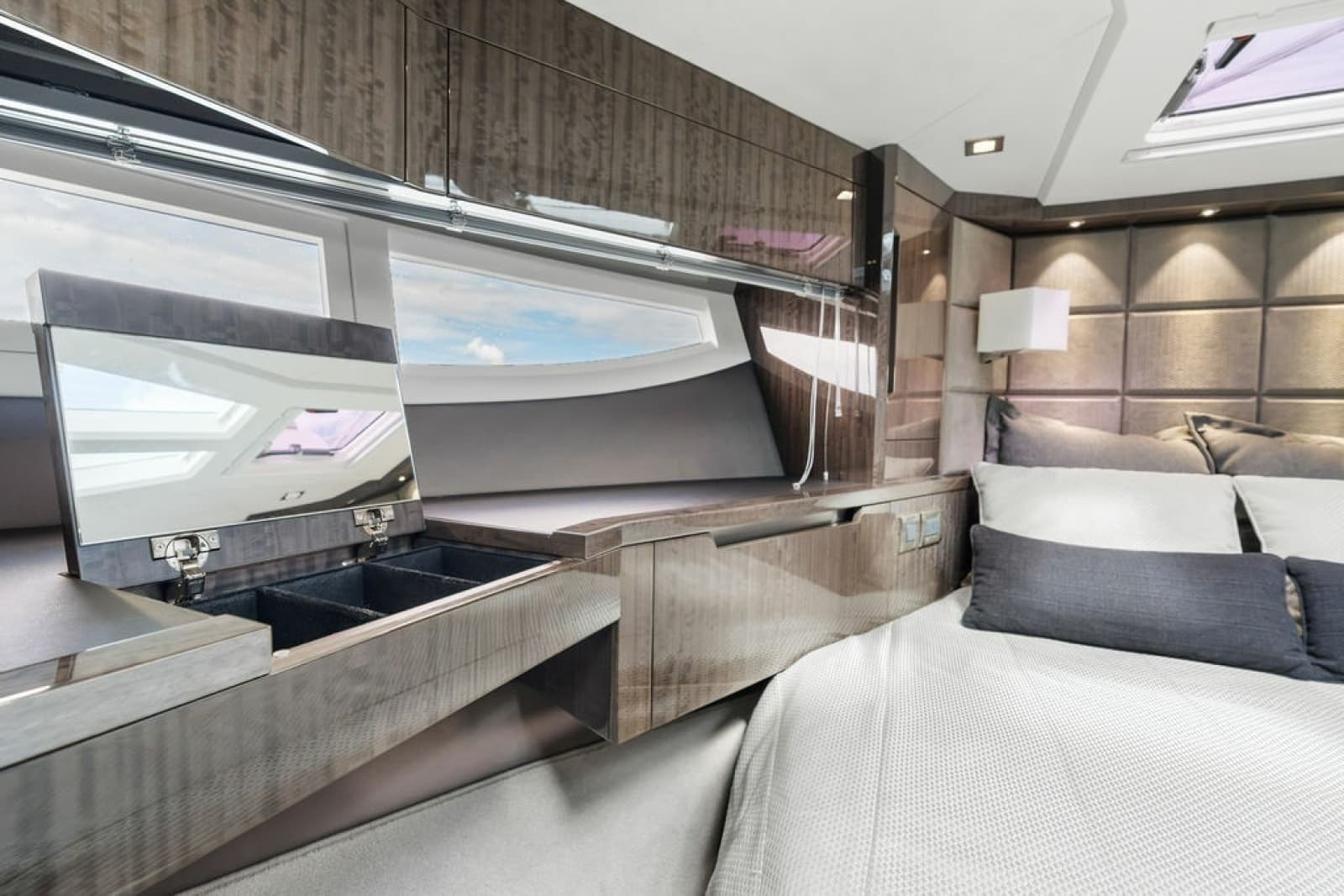 2021 Galeon 