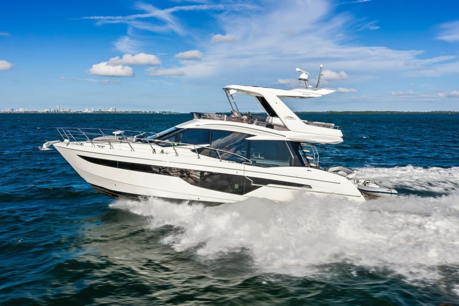 2021 Galeon 