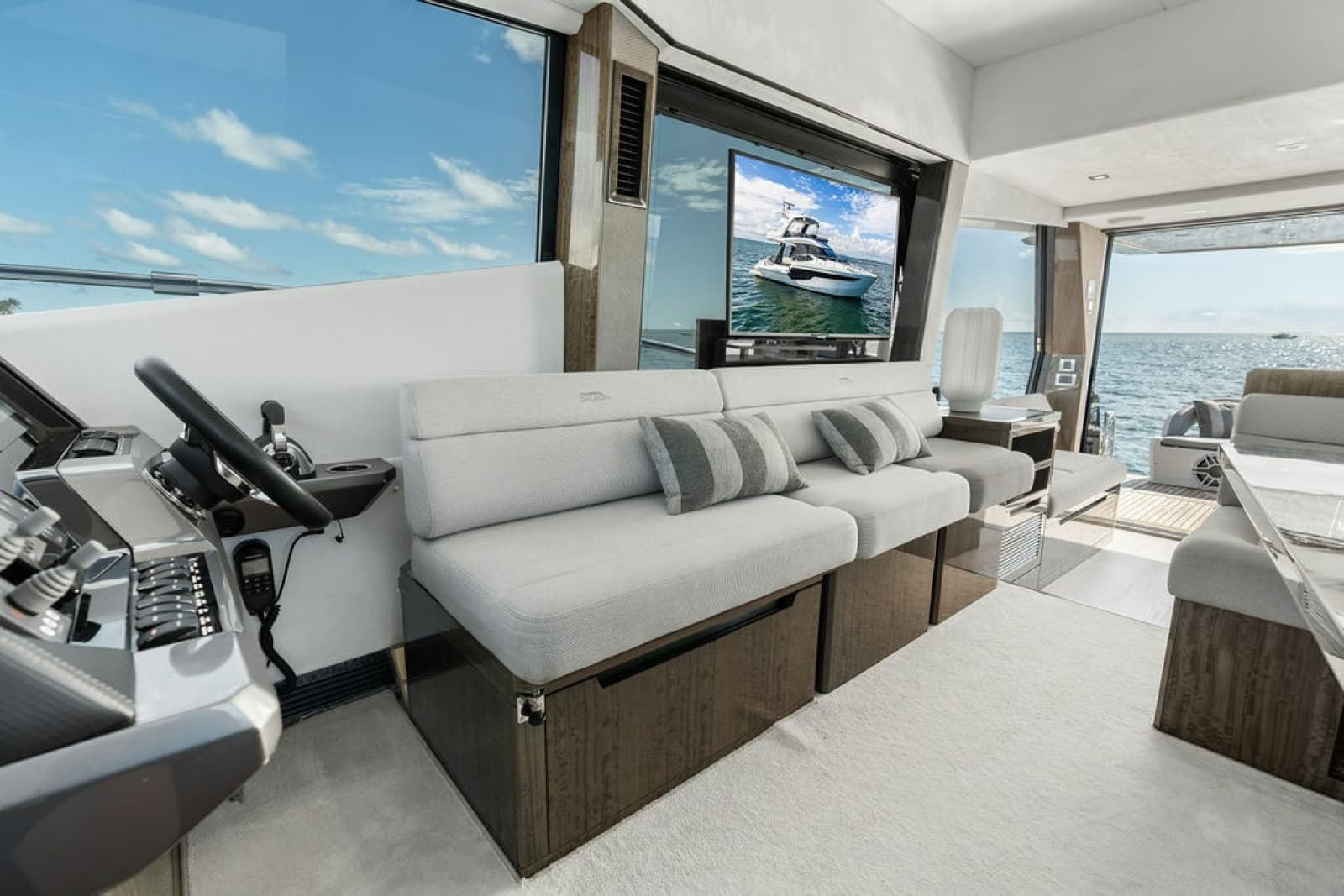 2021 Galeon 