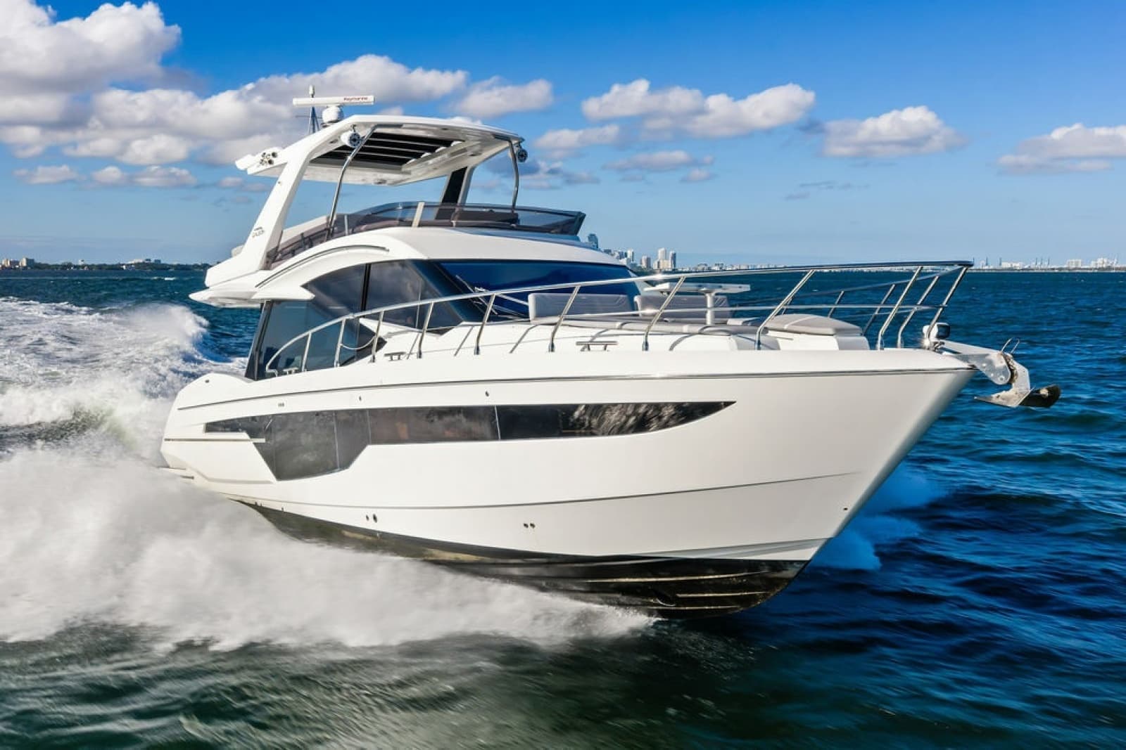 2021 Galeon 