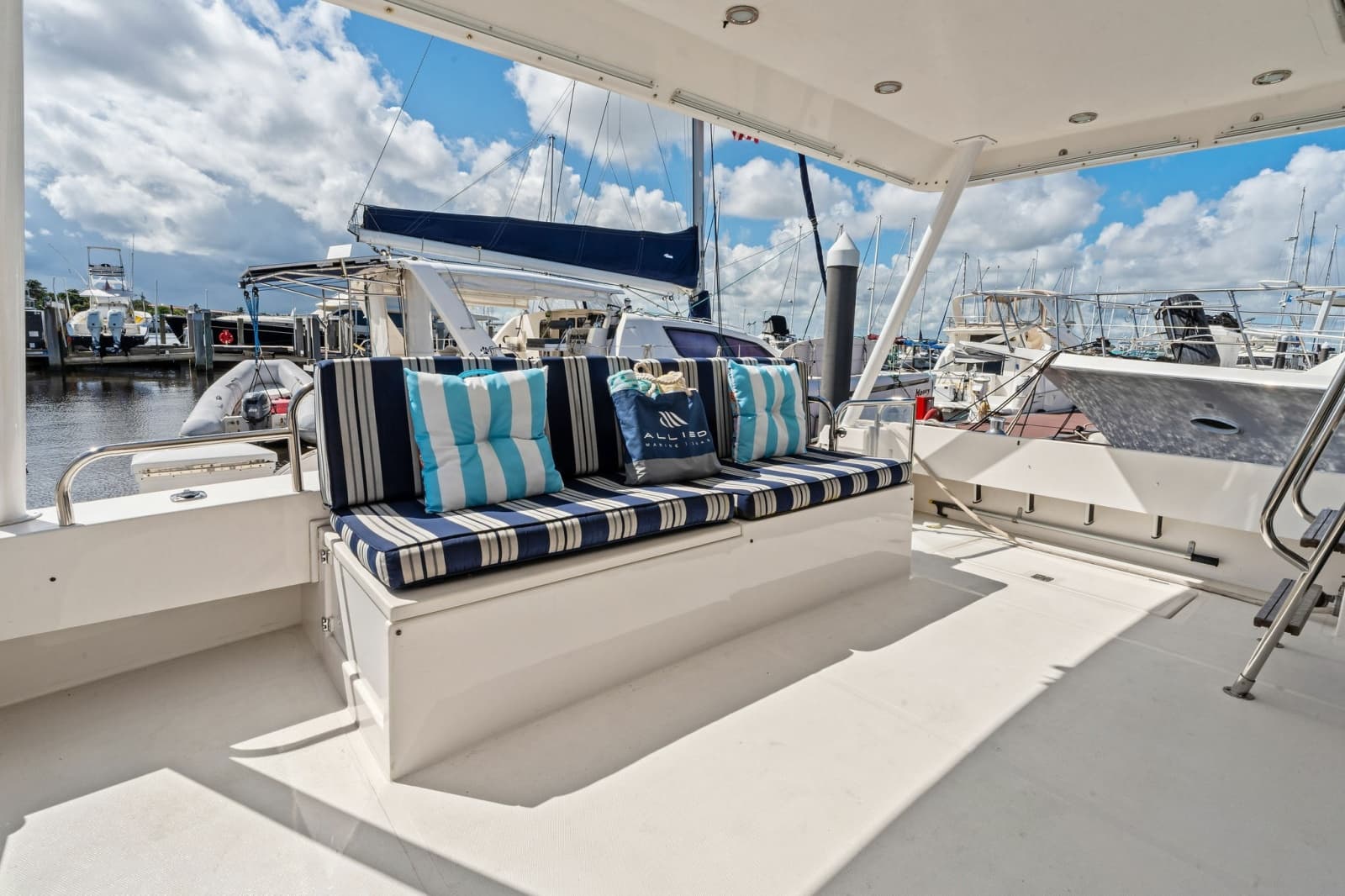 2001 Pacific Mariner 65