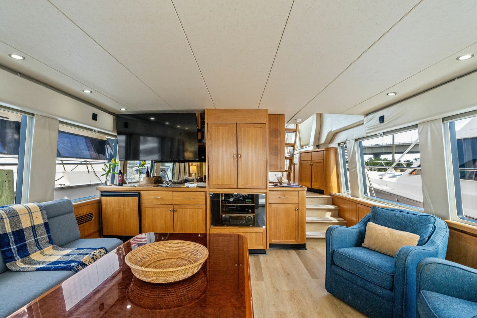 2001 Pacific Mariner 65