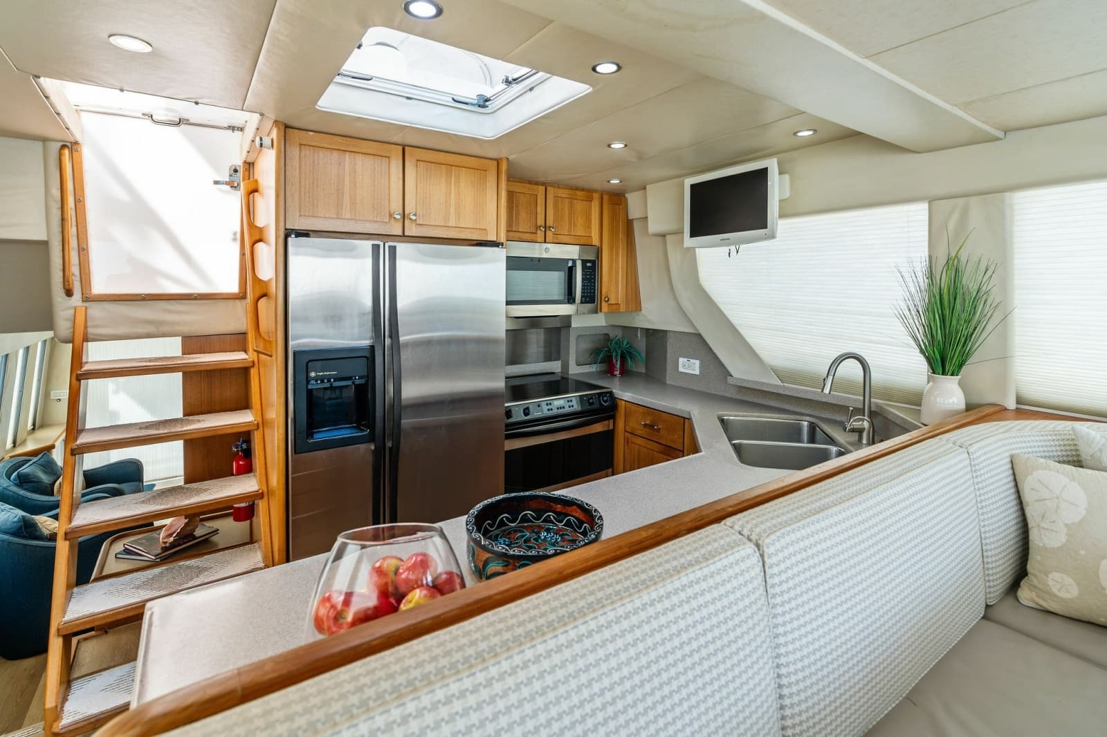 2001 Pacific Mariner 65