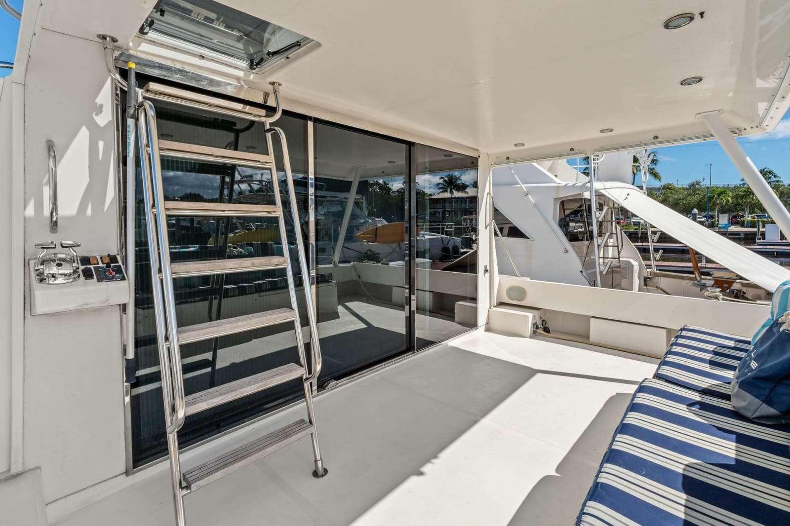 2001 Pacific Mariner 65