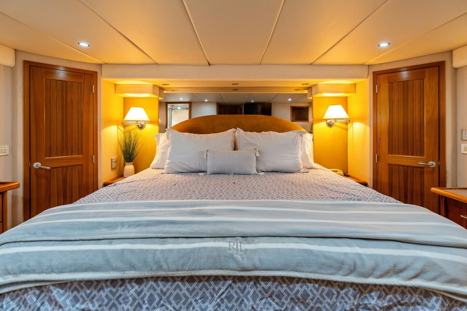 2001 Pacific Mariner 65